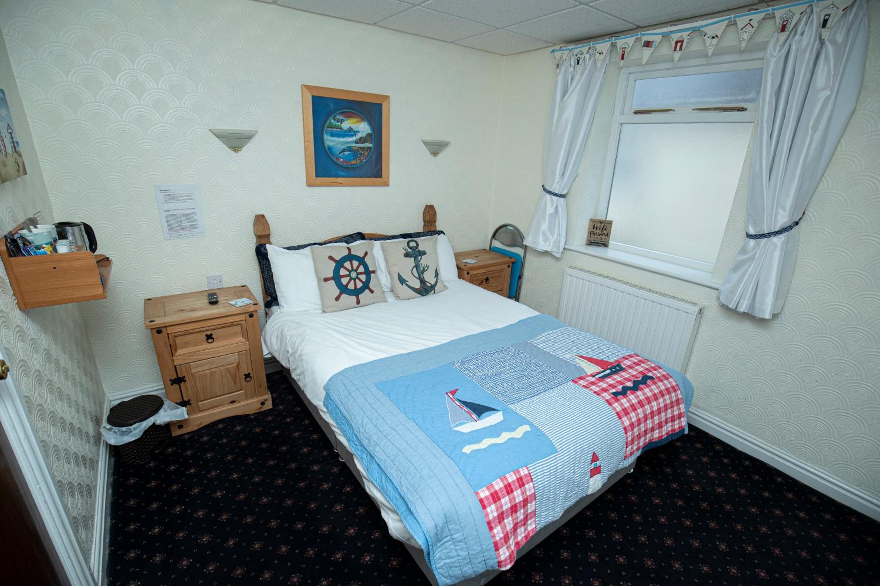 Small Double Room photo 1