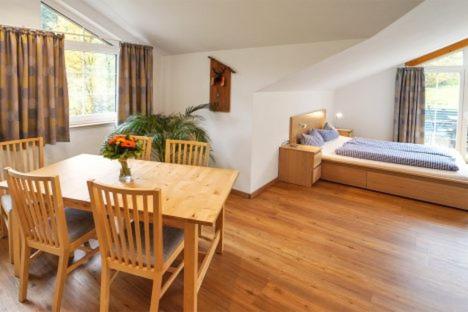 Two-Bedroom Deluxe Apartment with Balcony photo 2