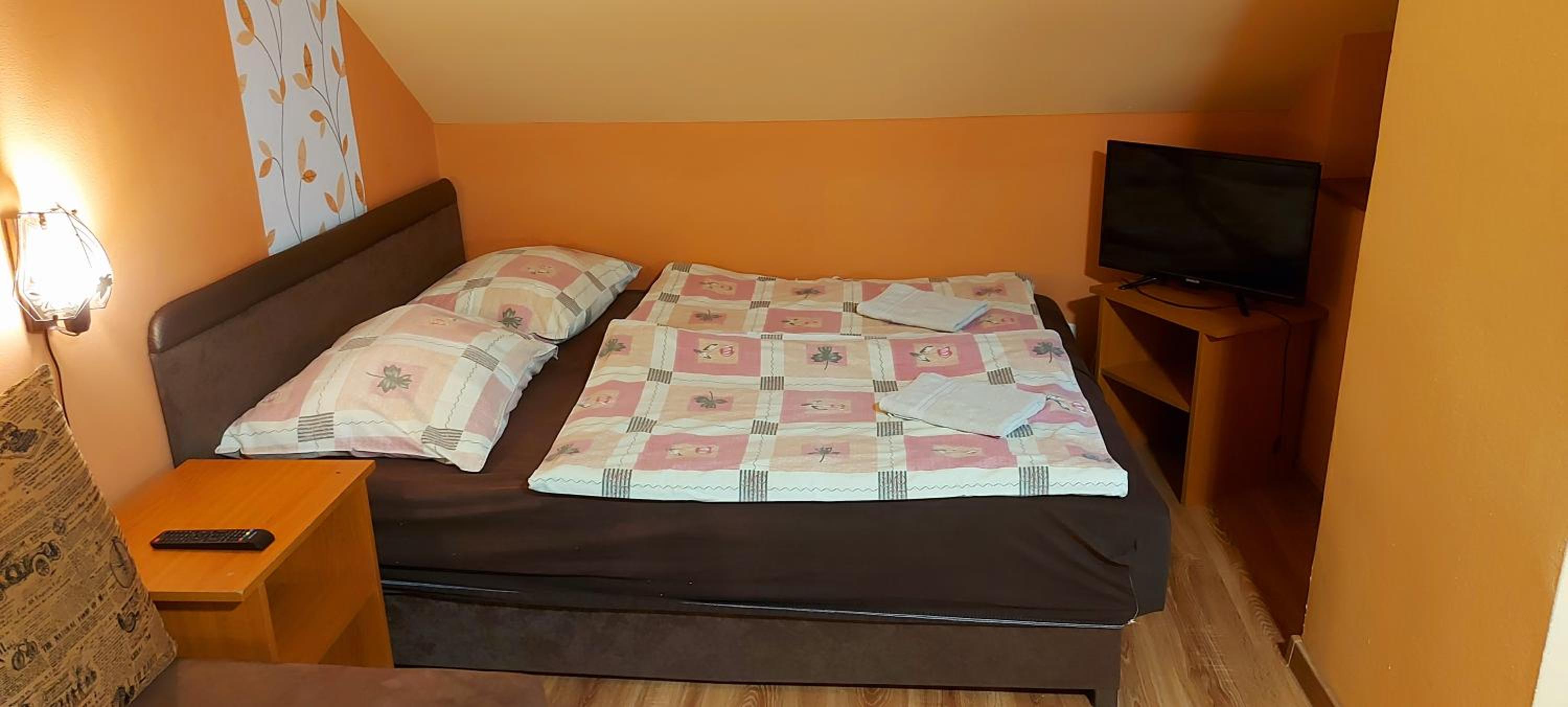 Quadruple Room with Balcony - Photo 3