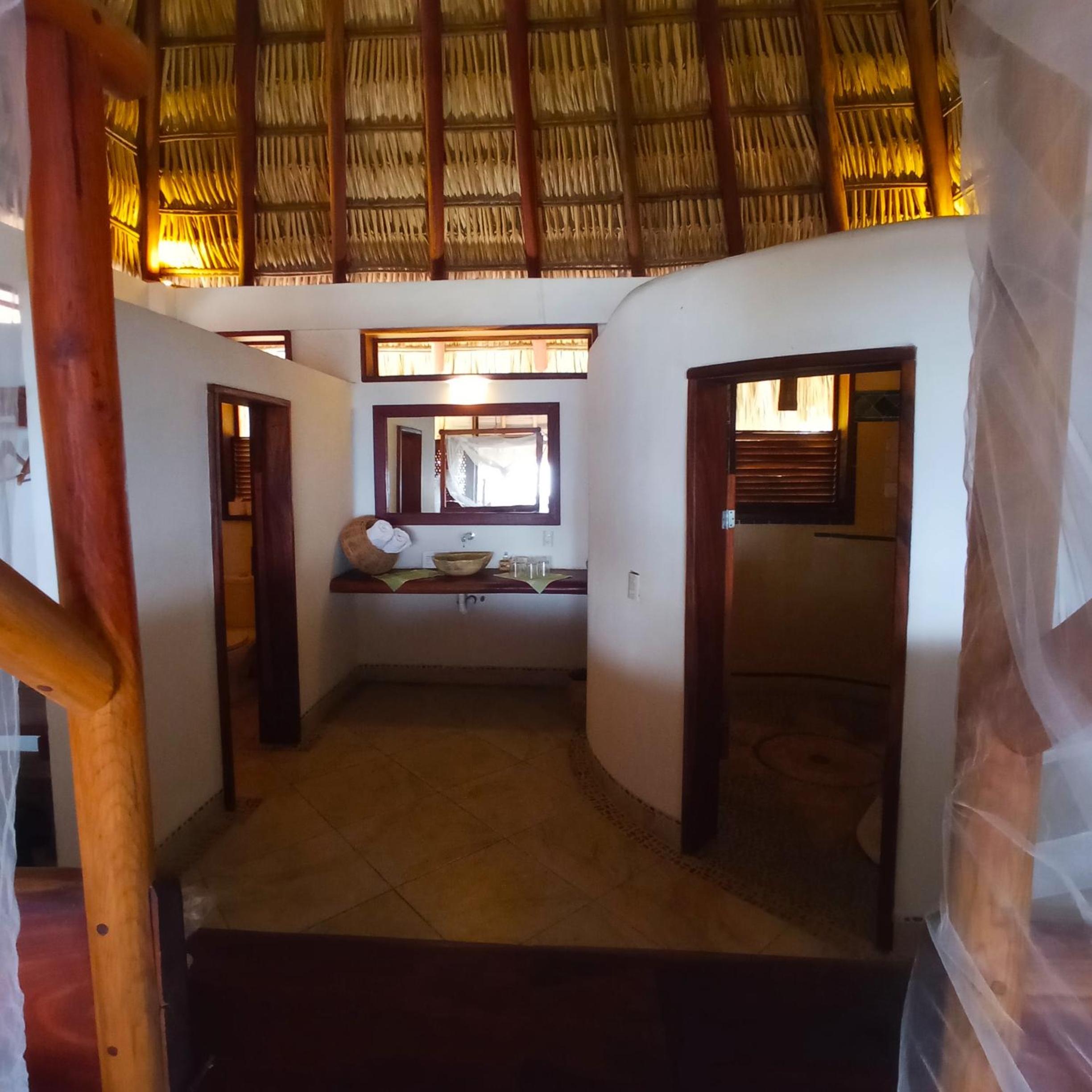 Deluxe Double Room with Sea View - Photo 2