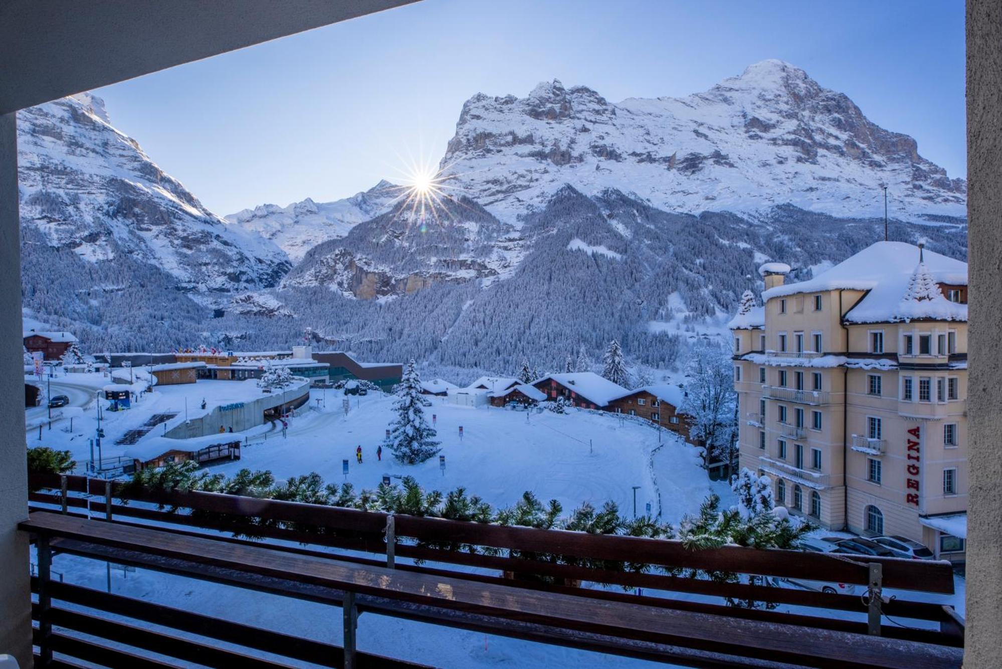 Deluxe Double Room Eiger View with balcony - Photo 16