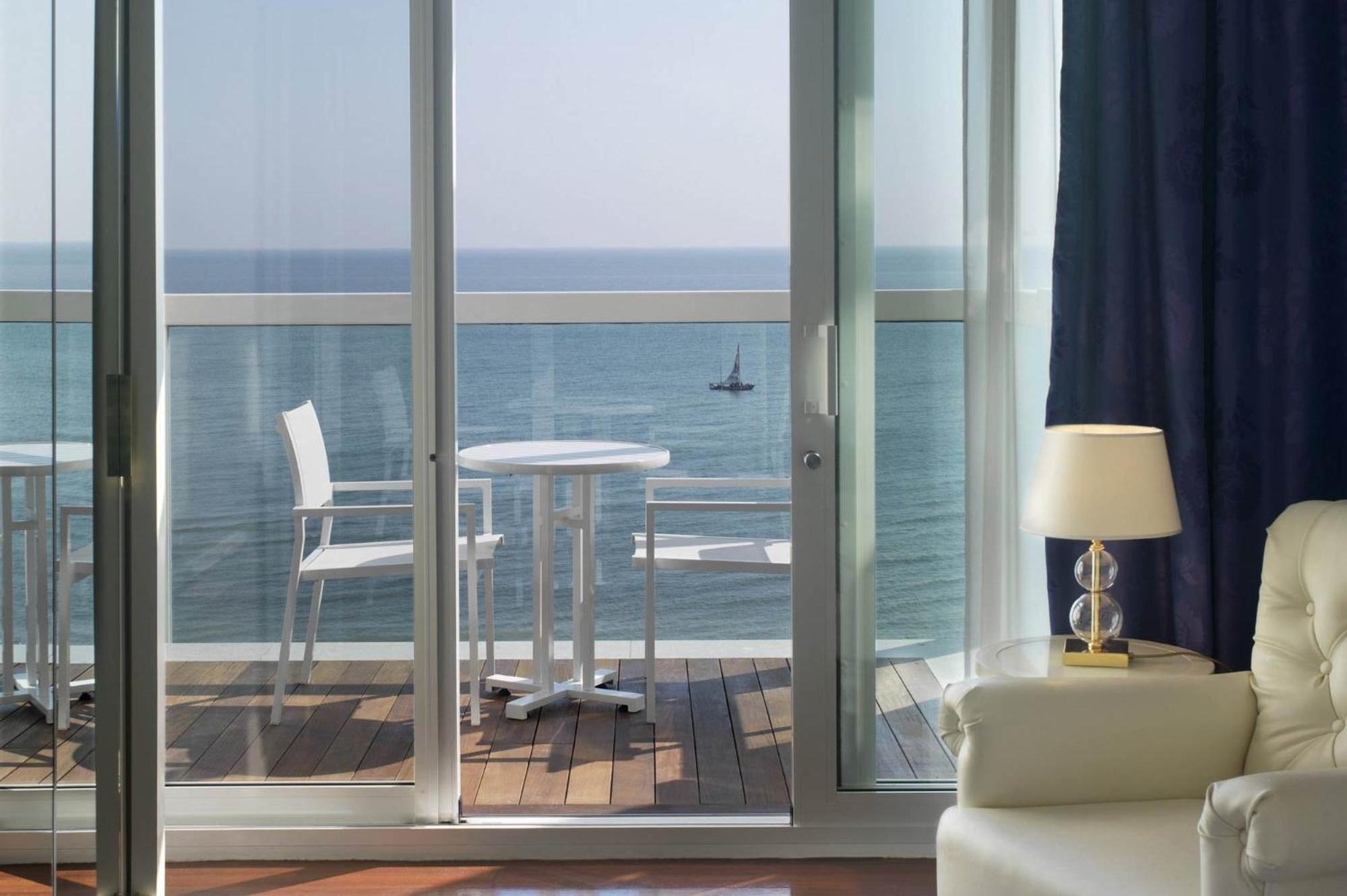King Room with Sea View - Photo 9