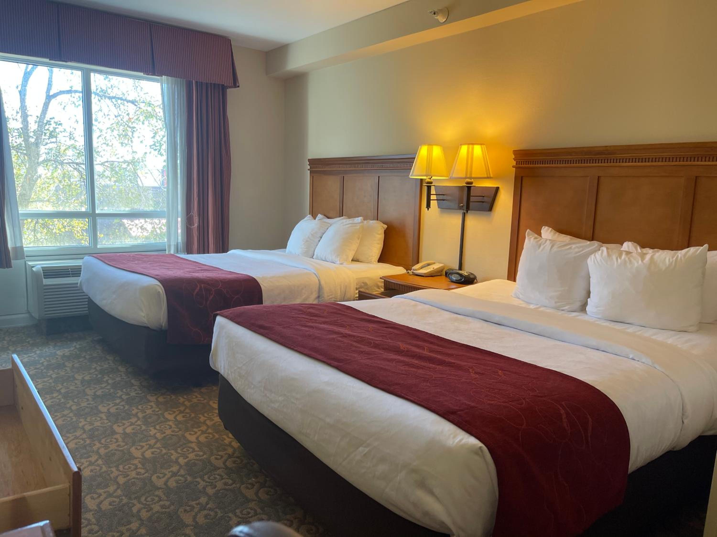 Queen Suite with Two Queen Beds - Accessible/Non-Smoking - Photo 2