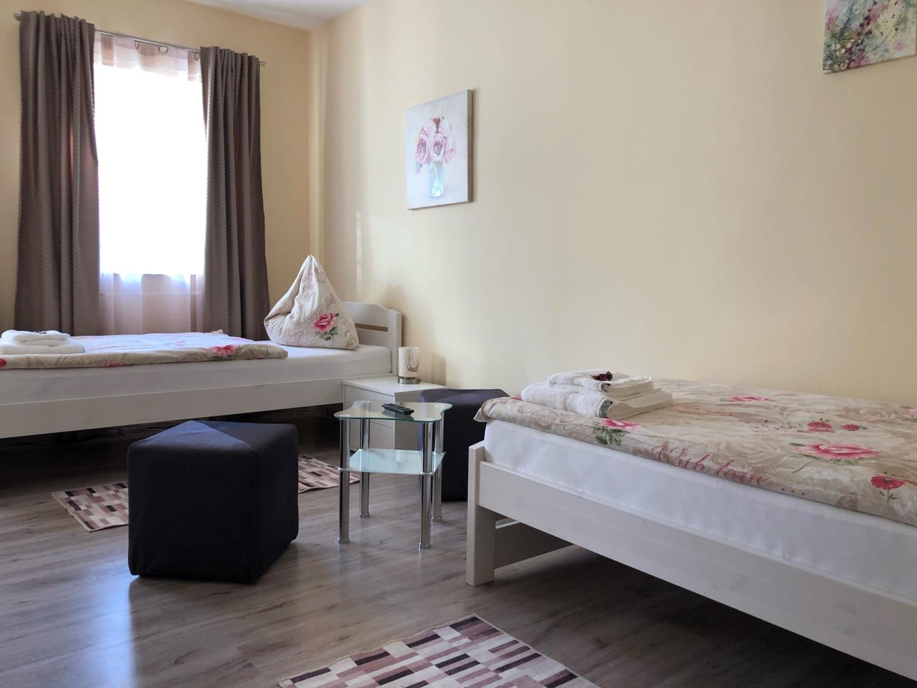 Twin Room with Private Bathroom photo 1