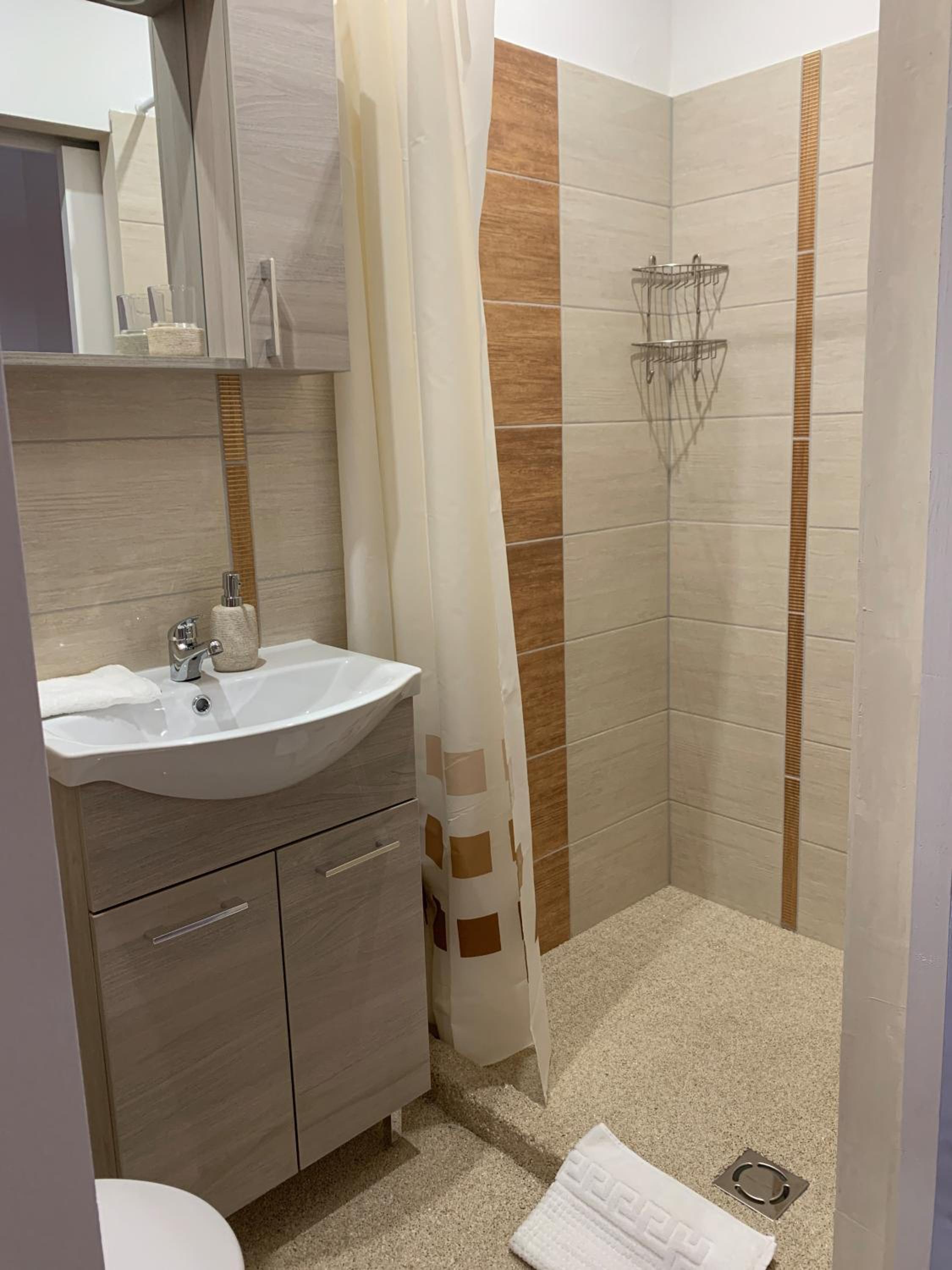 Single Room with Bathroom photo 2