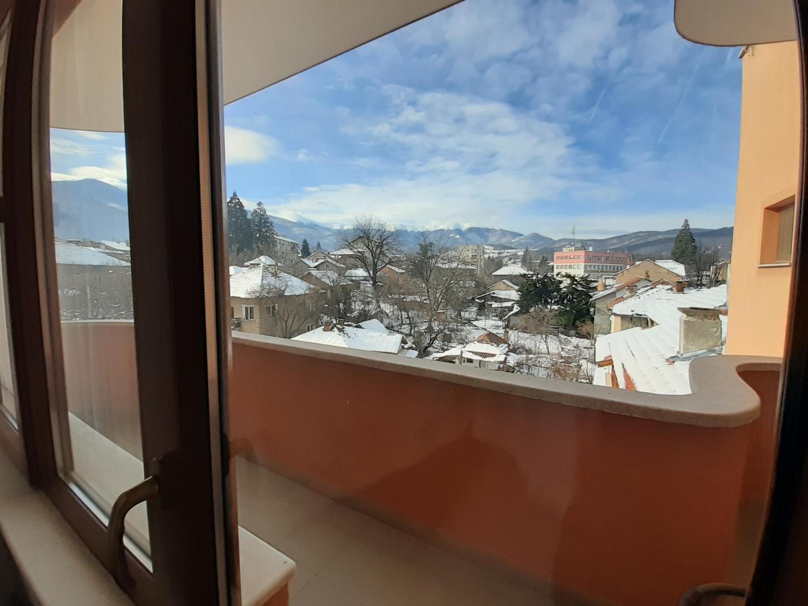 Studio with Balcony photo 1