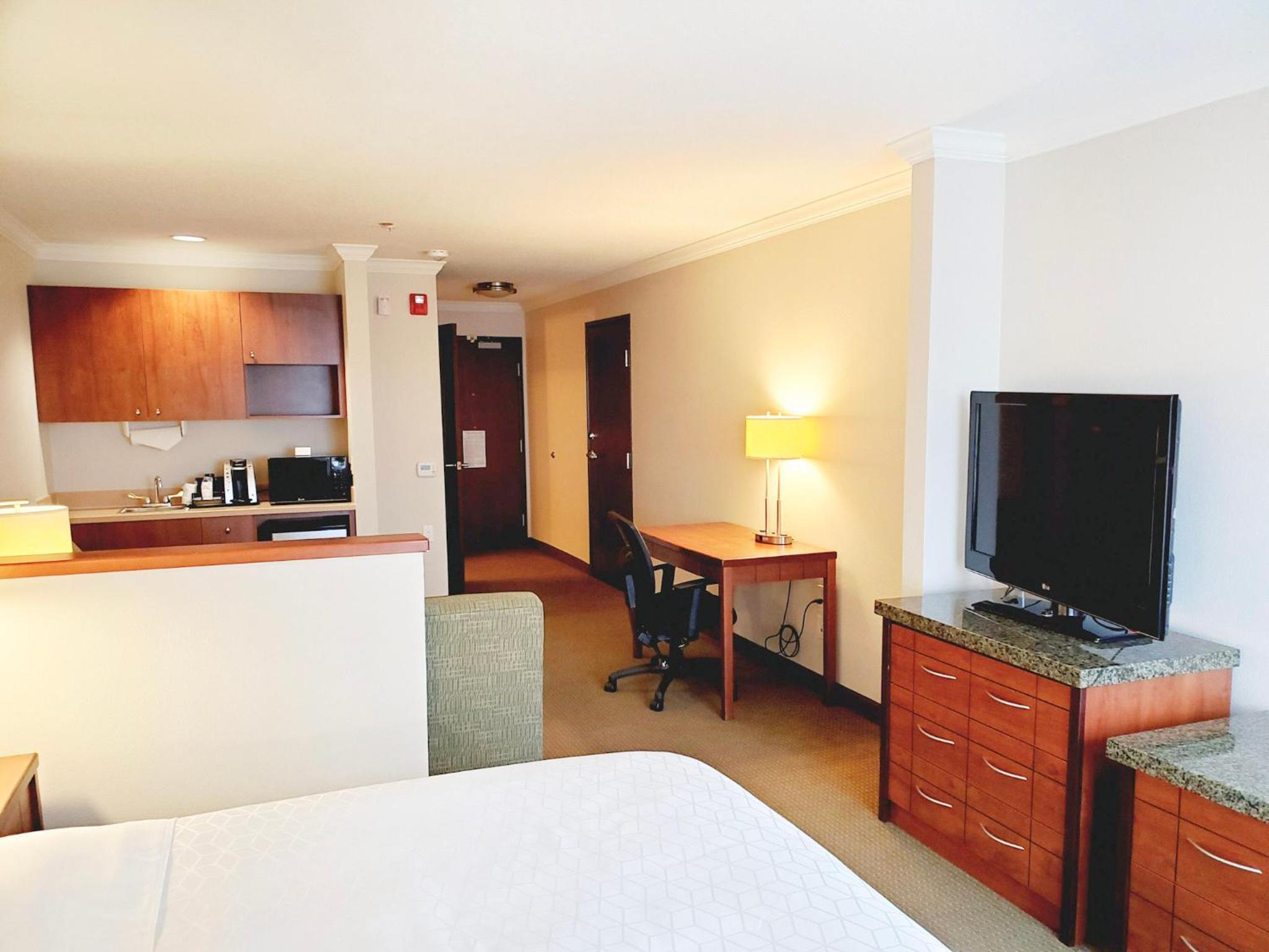 Executive King Room - Disability Access Tub/Non-Smoking - Photo 3