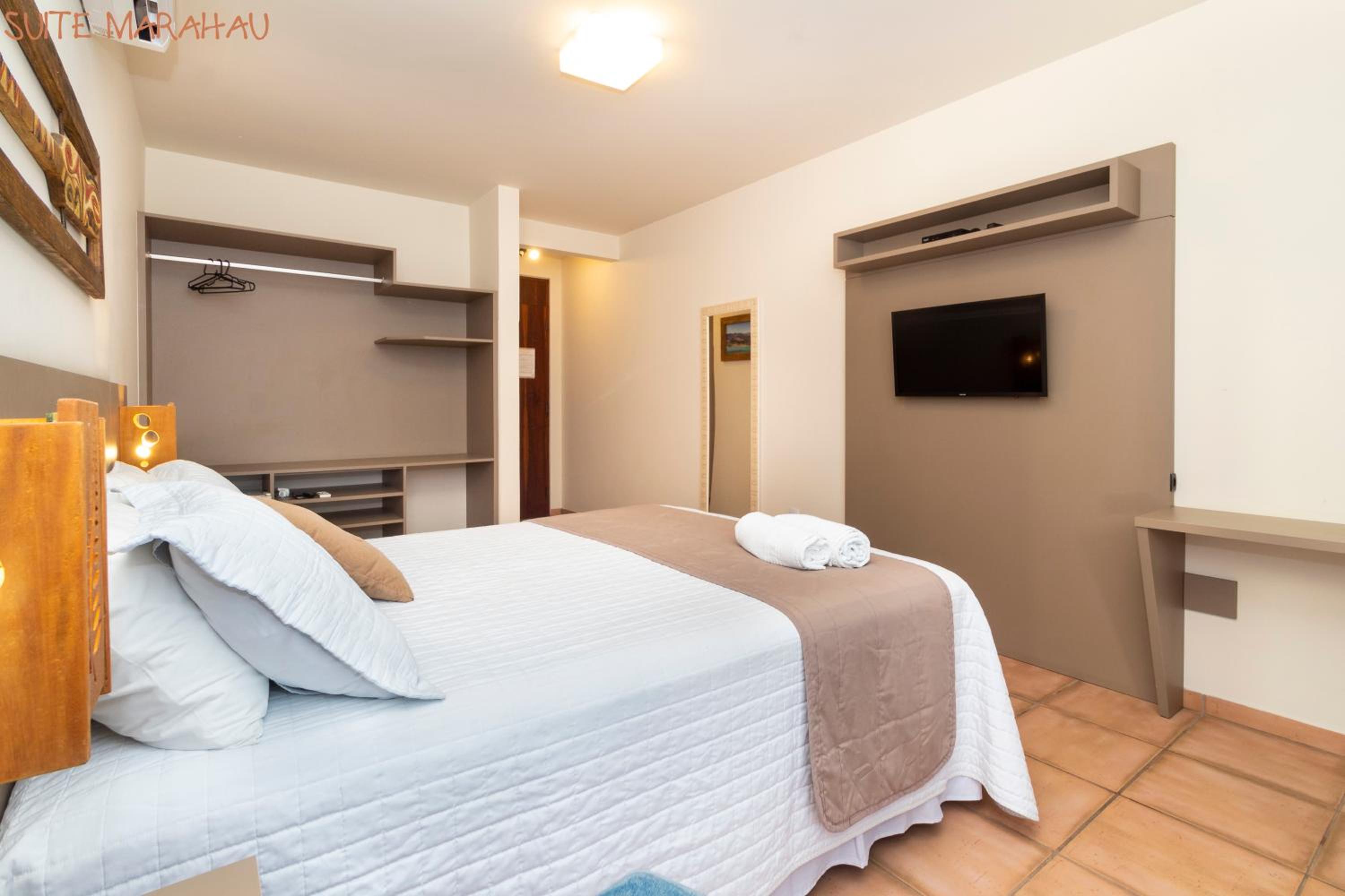 Deluxe Suite Front Ocean View with Balcony photo 2