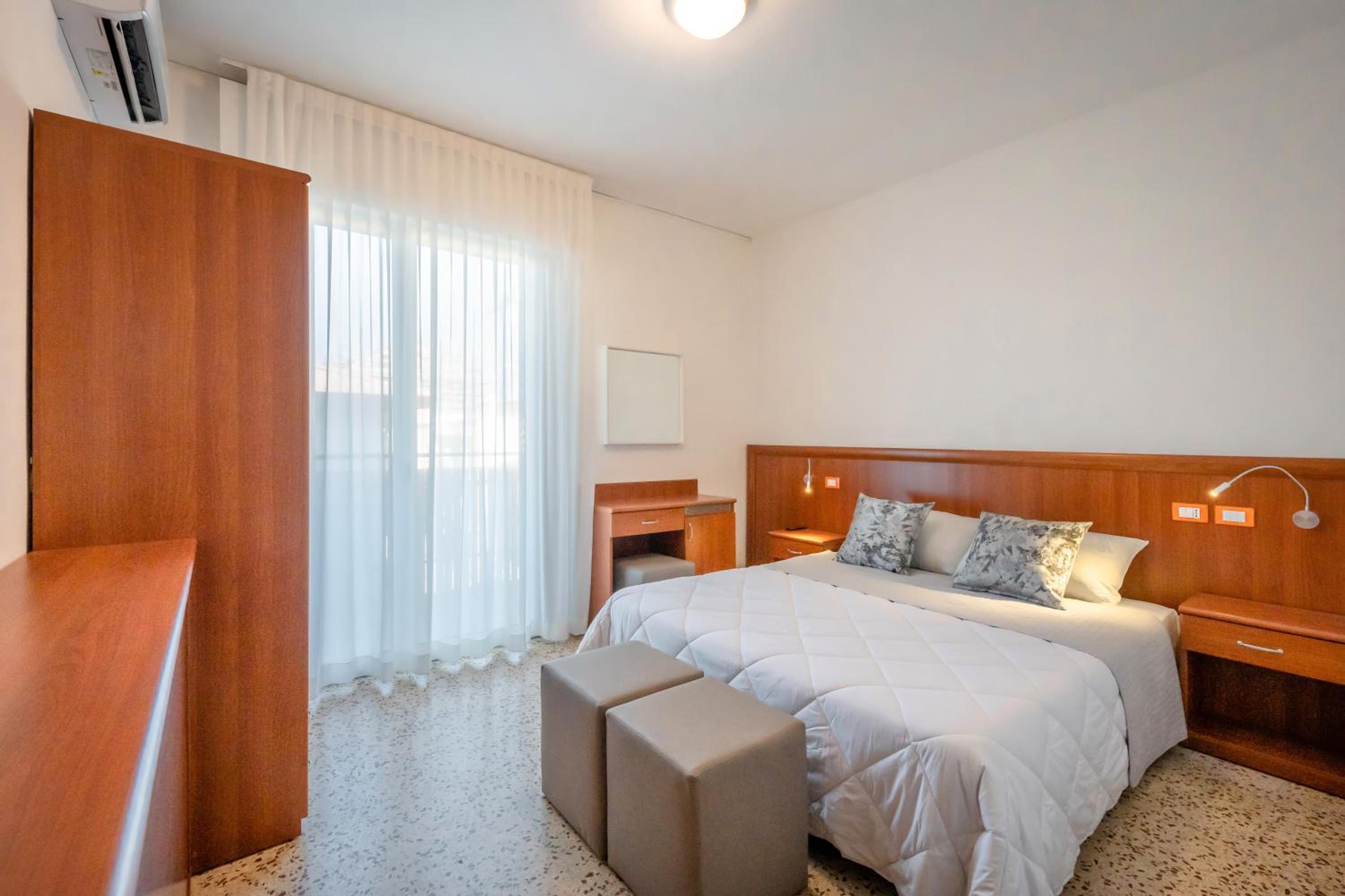 Standard Double or Twin Room photo 1