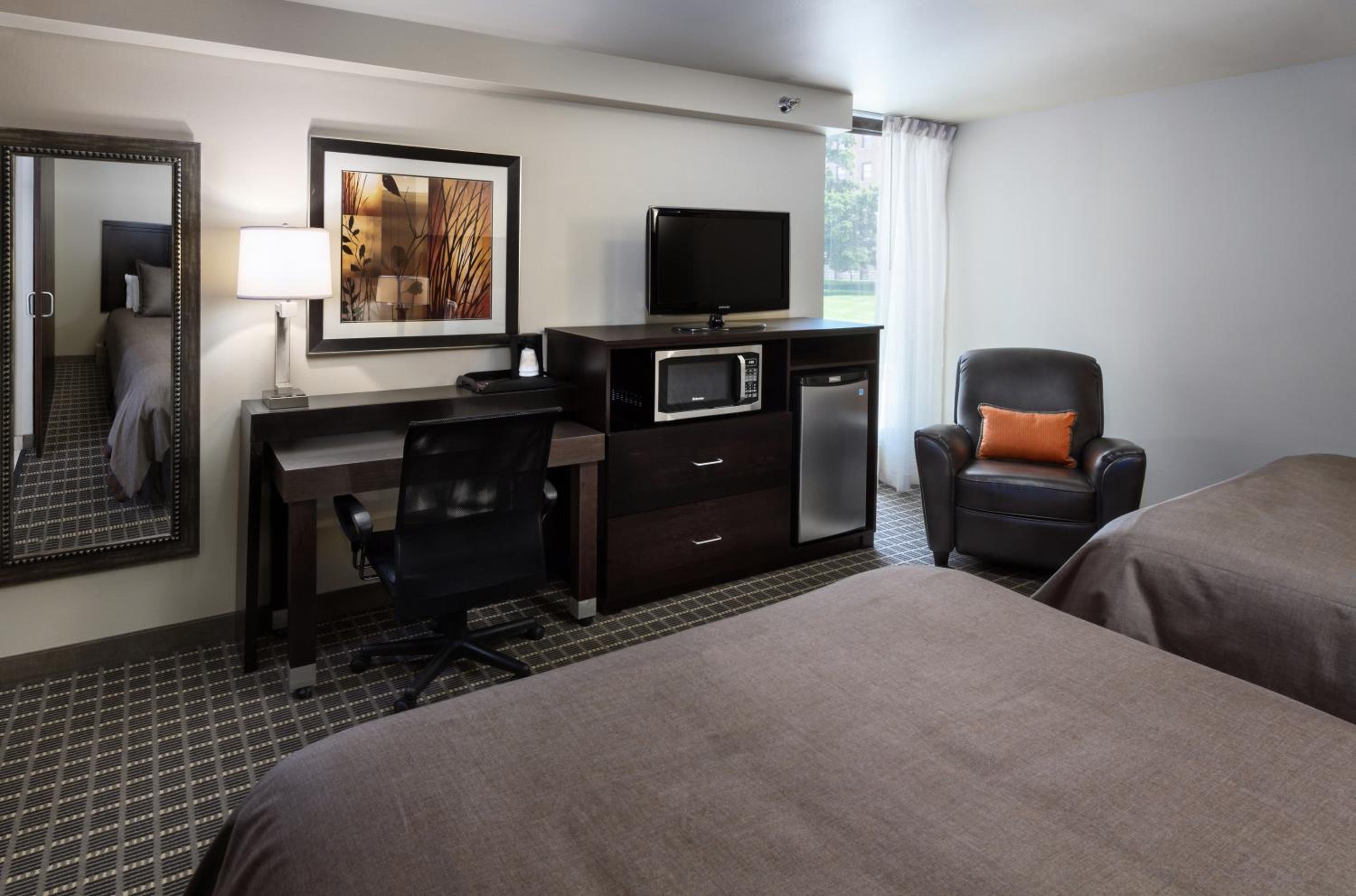 Queen Room with City View - Two Queen Beds