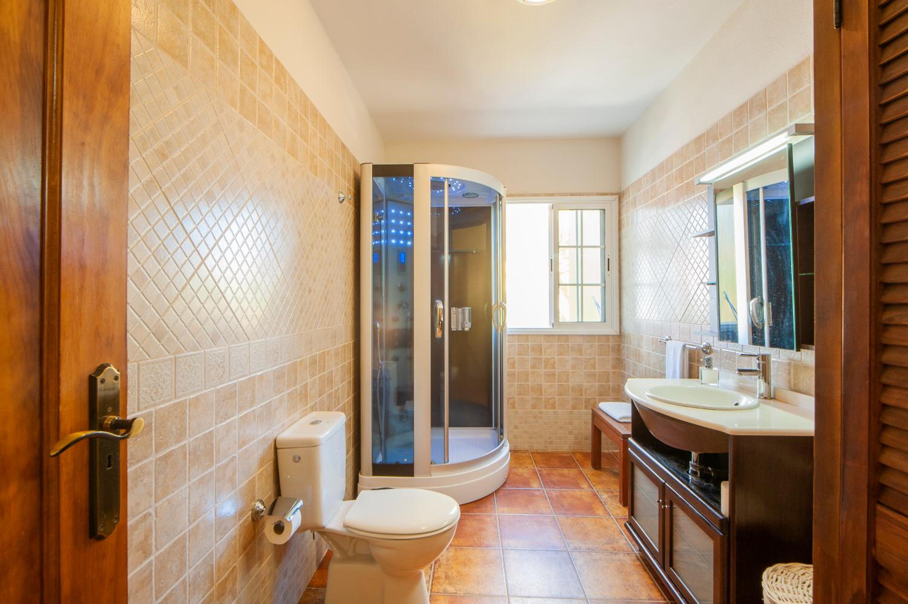 Villa photo 2
