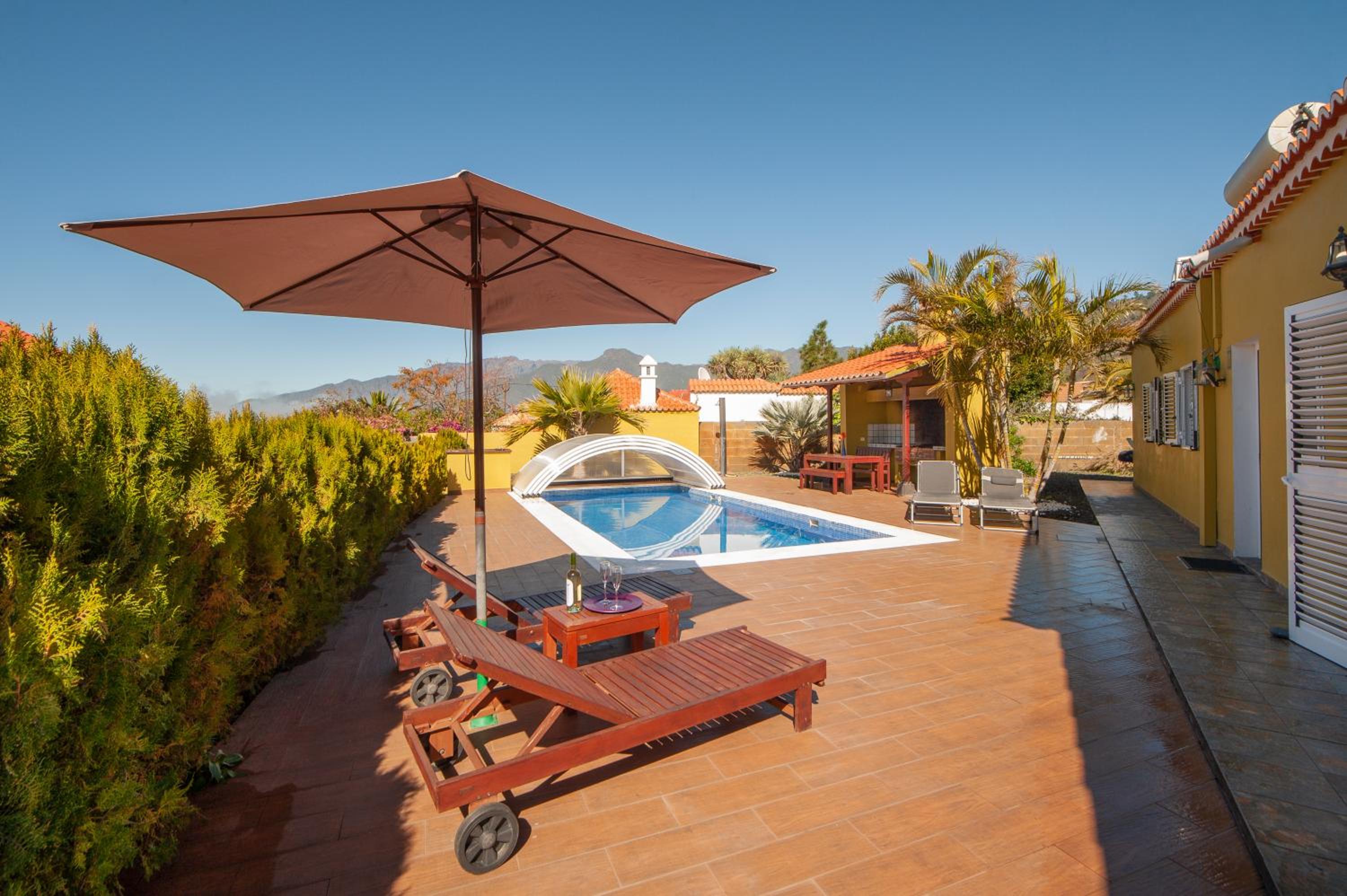 Villa photo 3