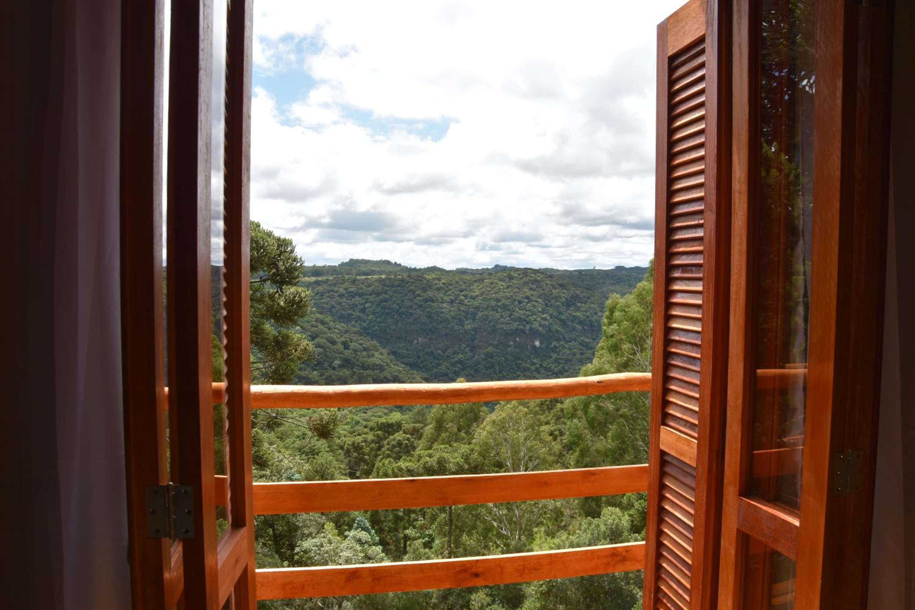 Double Room with Mountain View - Photo 3