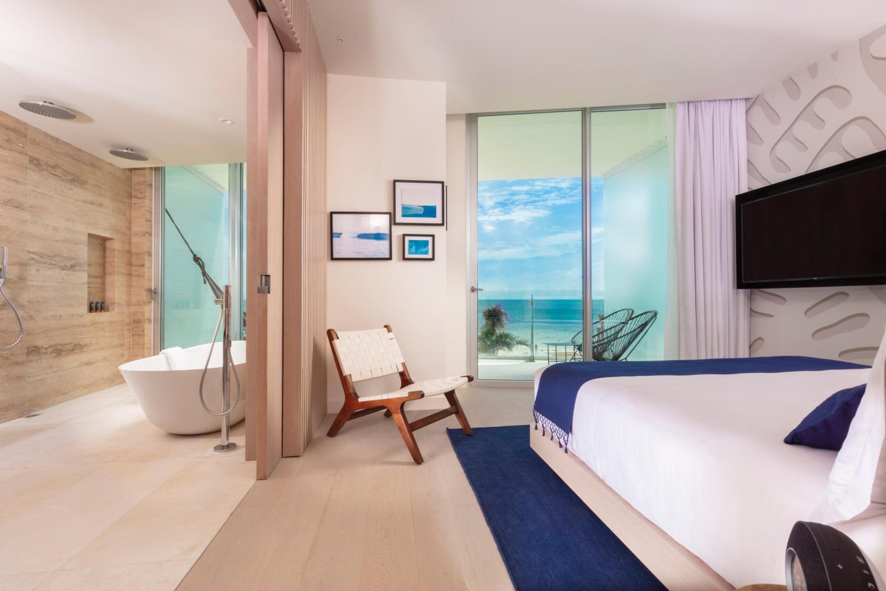 Deluxe King Room Ocean Front