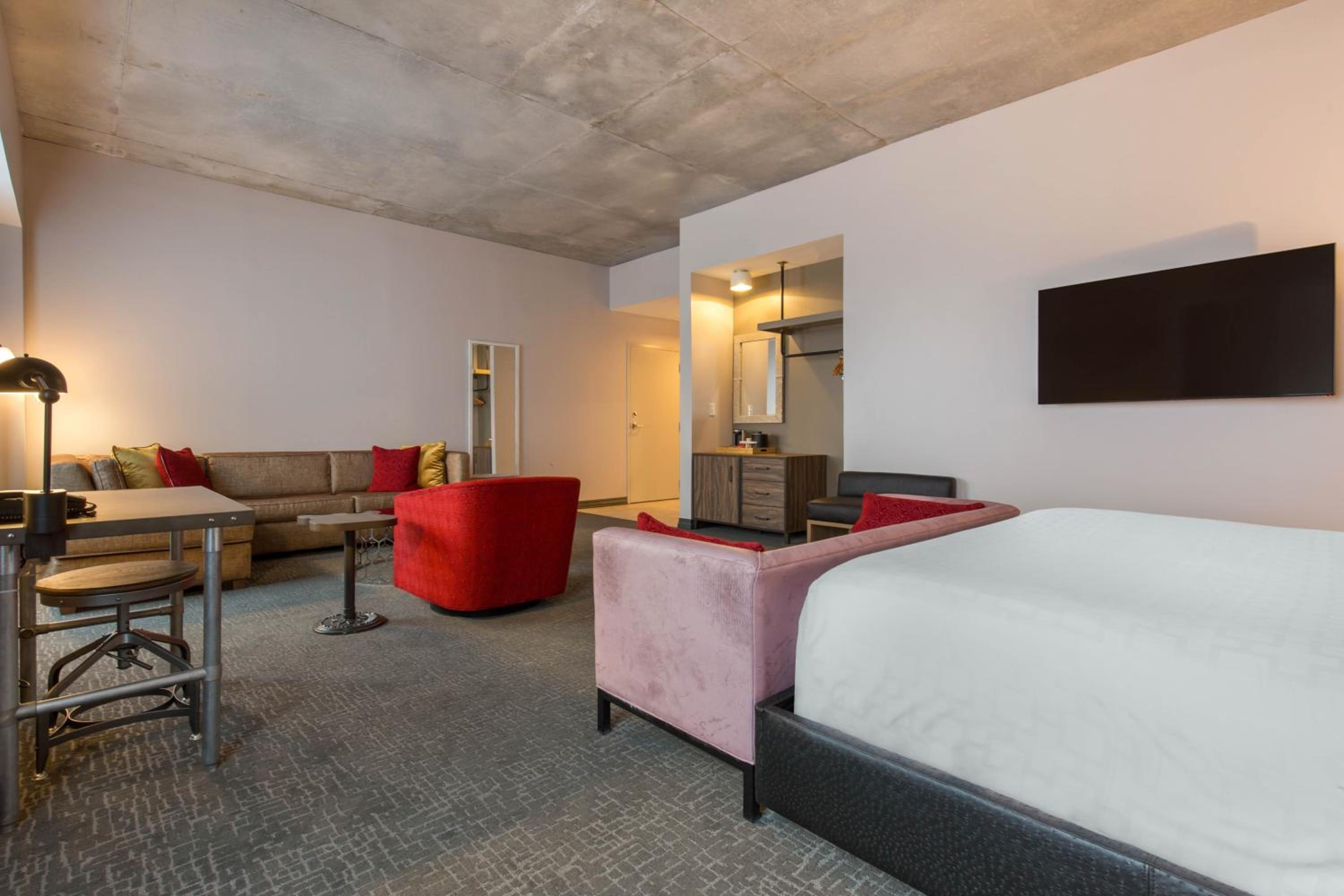 Cambria Hotel Nashville Downtown: King Suite - Non-Smoking photo