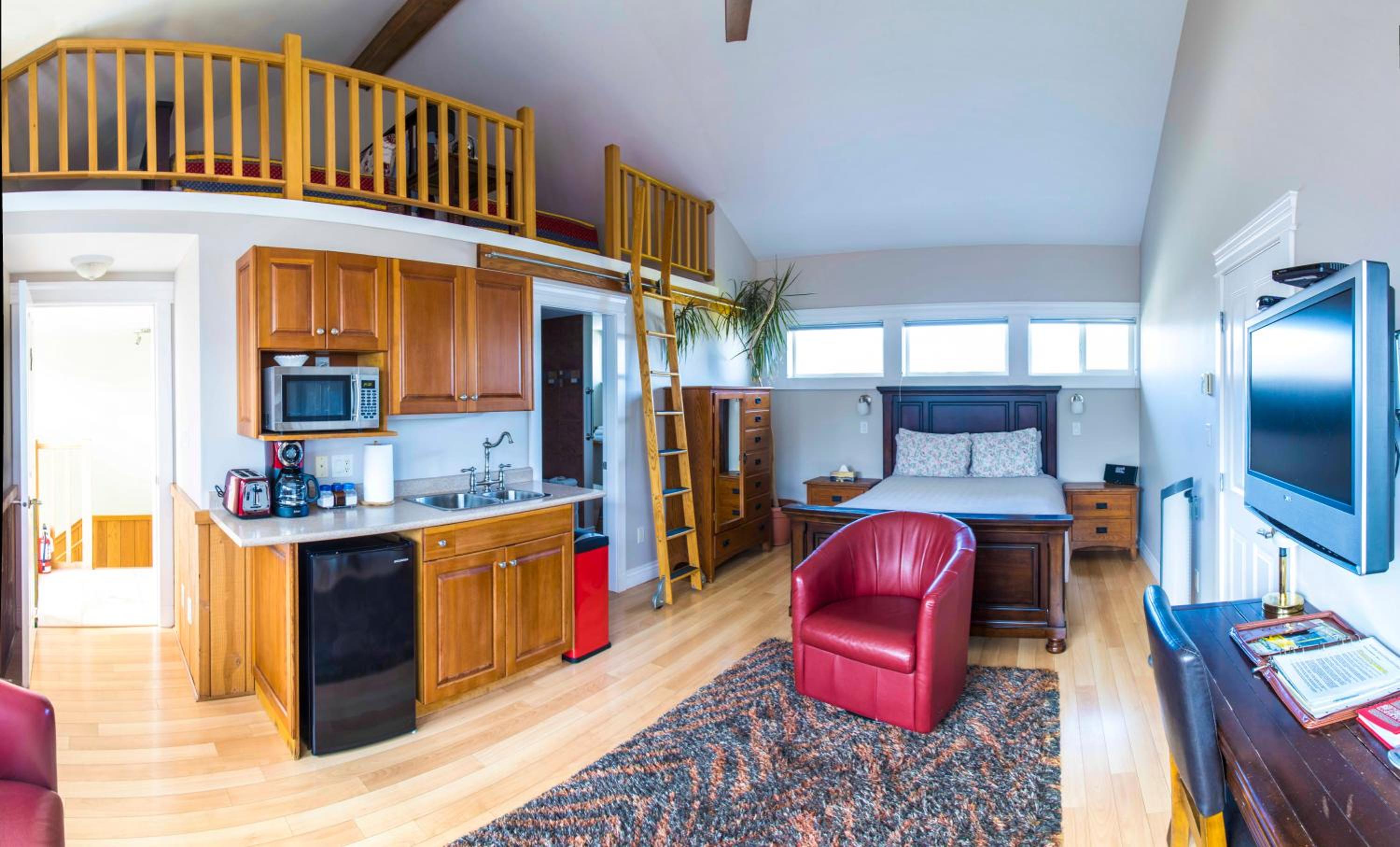 Luxury Ocean Lagoon Condo Suite w/Loft photo 3