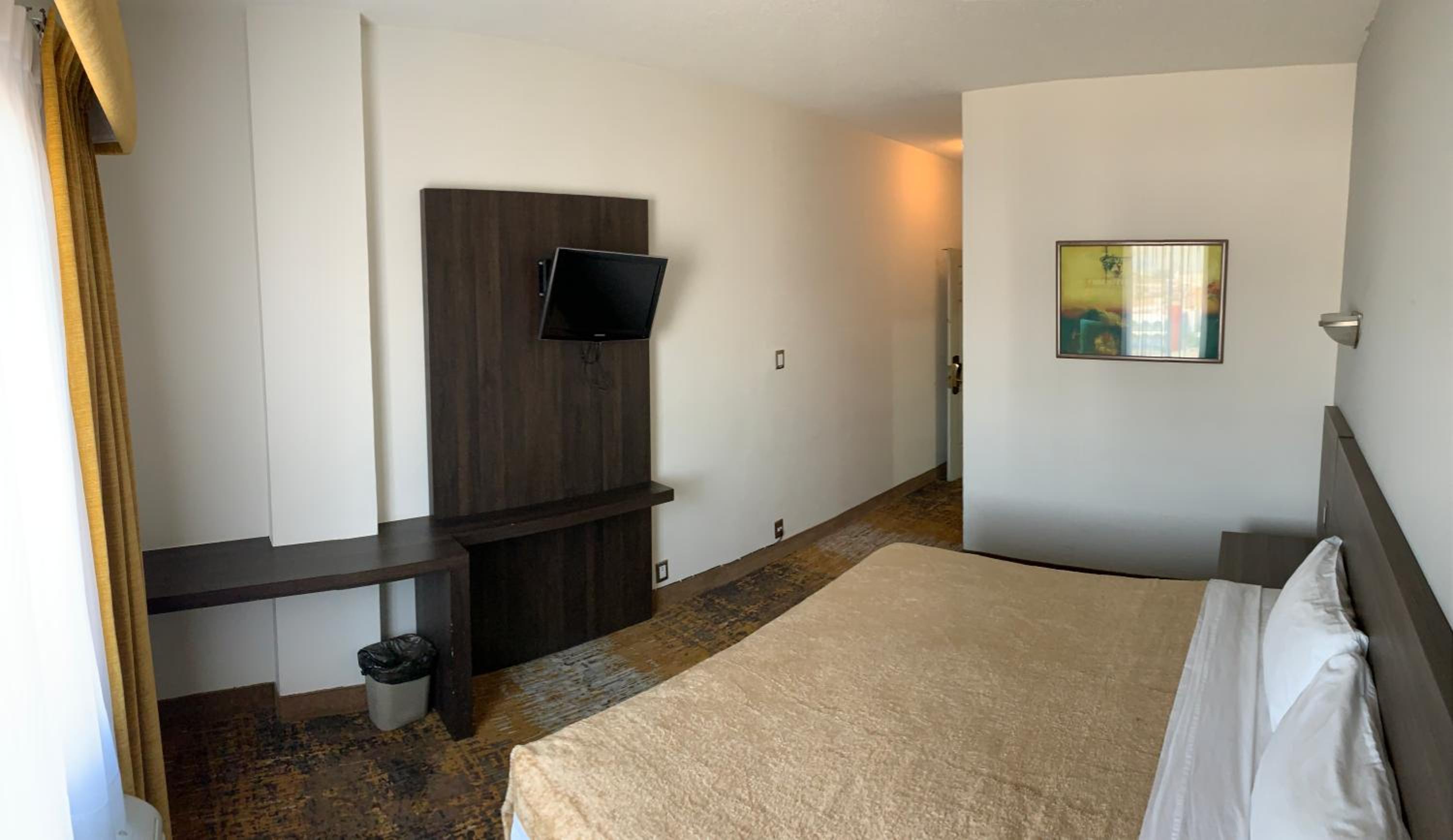 Queen Room photo 3
