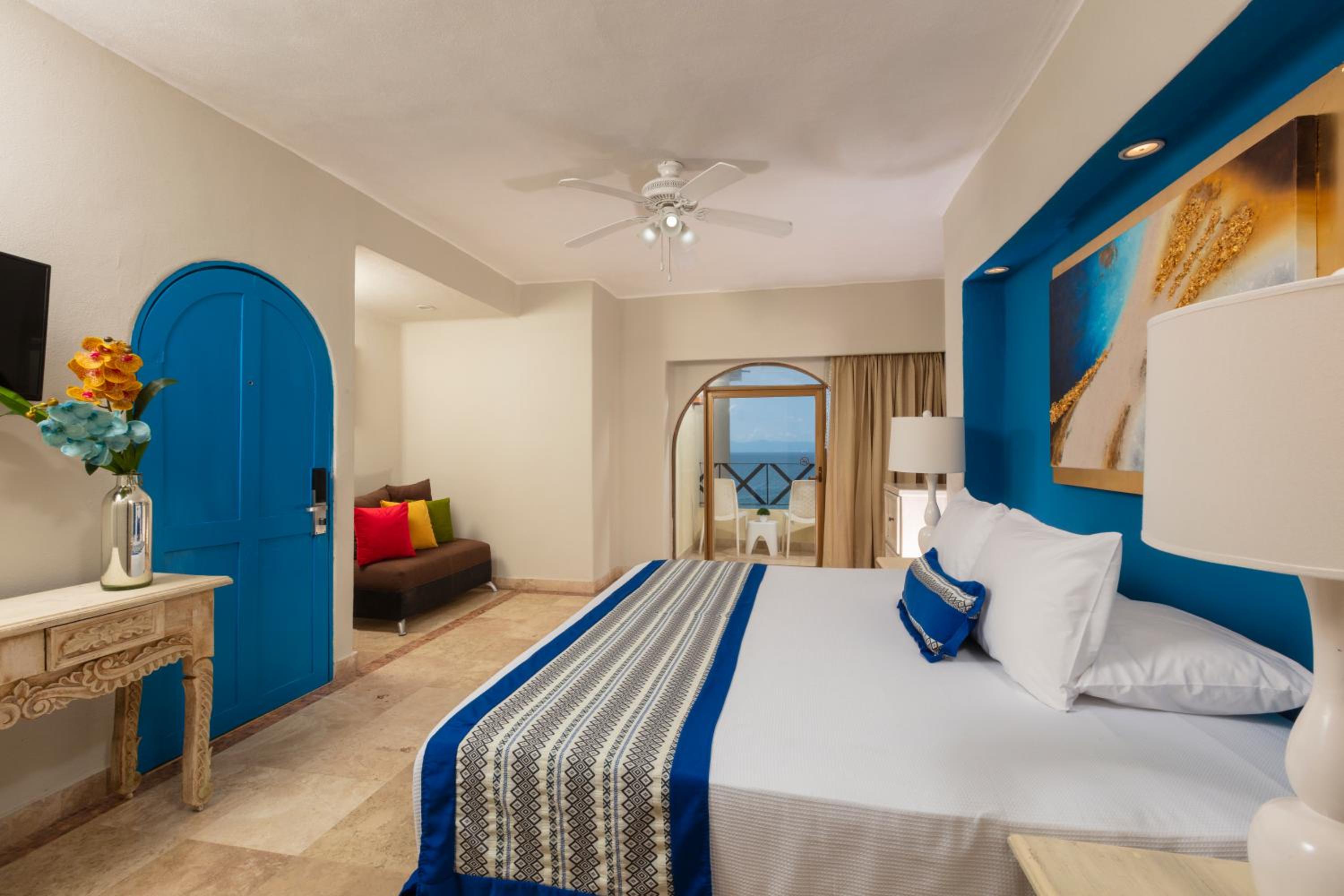 Blue Serene Standard King Bed - Photo 4