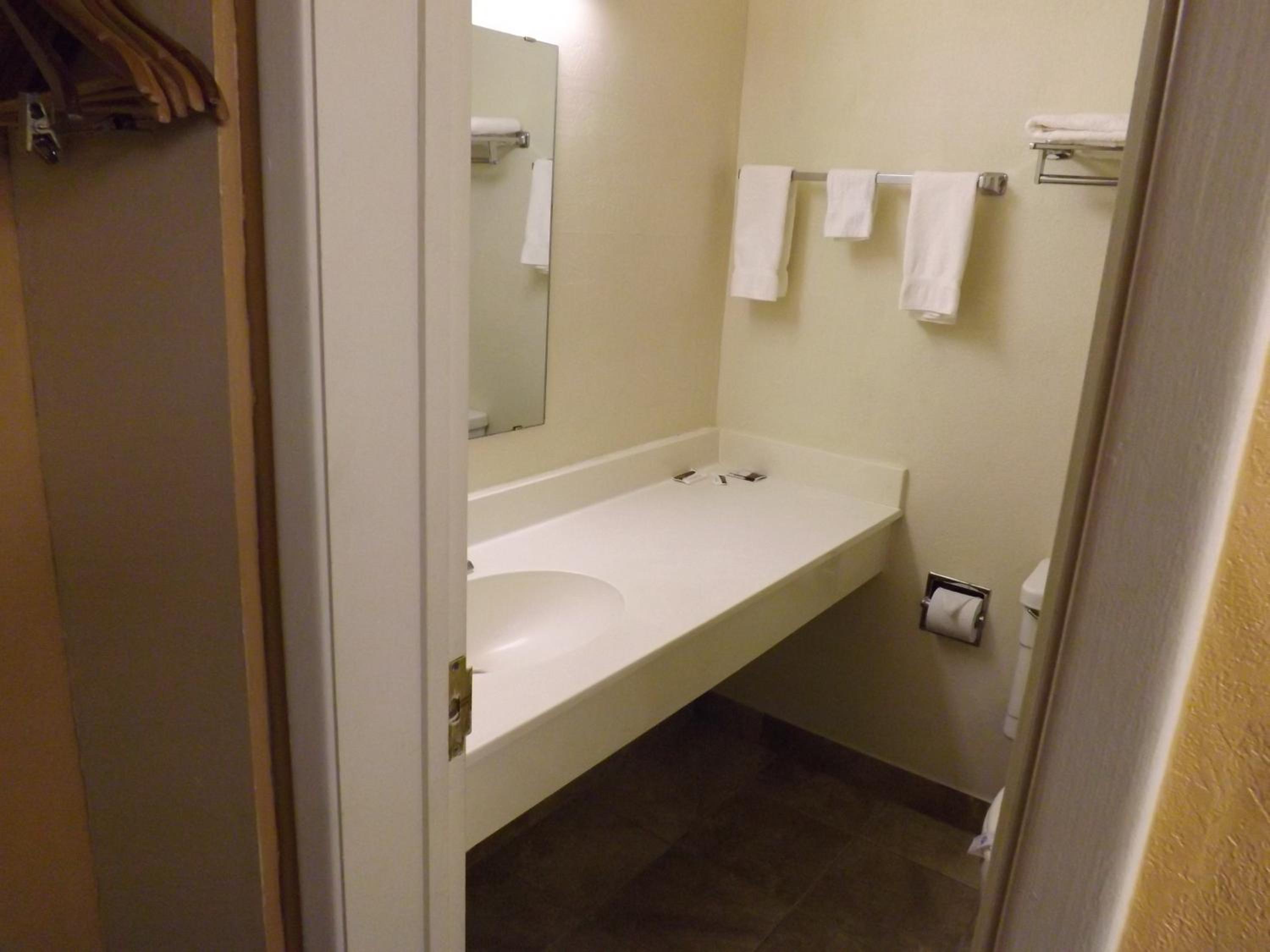 Single Room photo 2