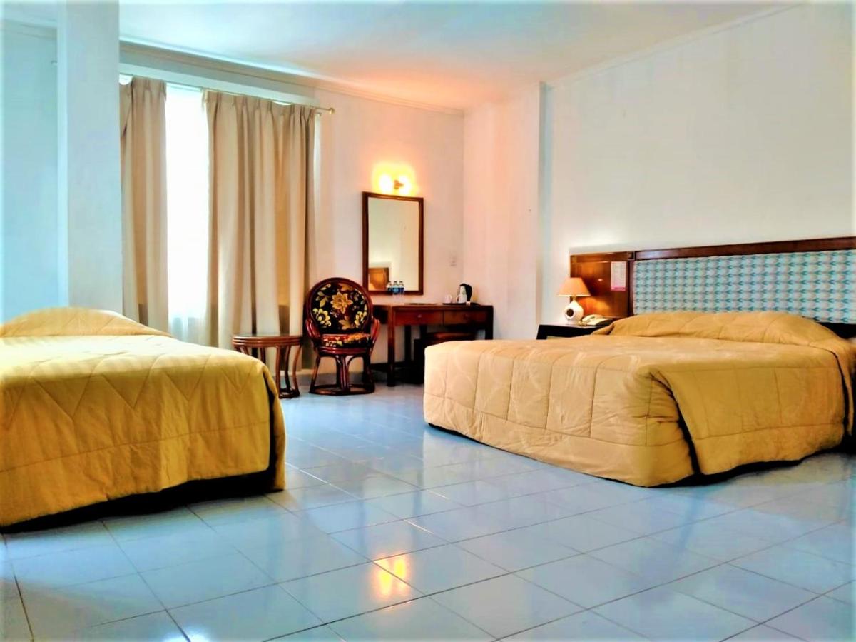 Deluxe Family Room