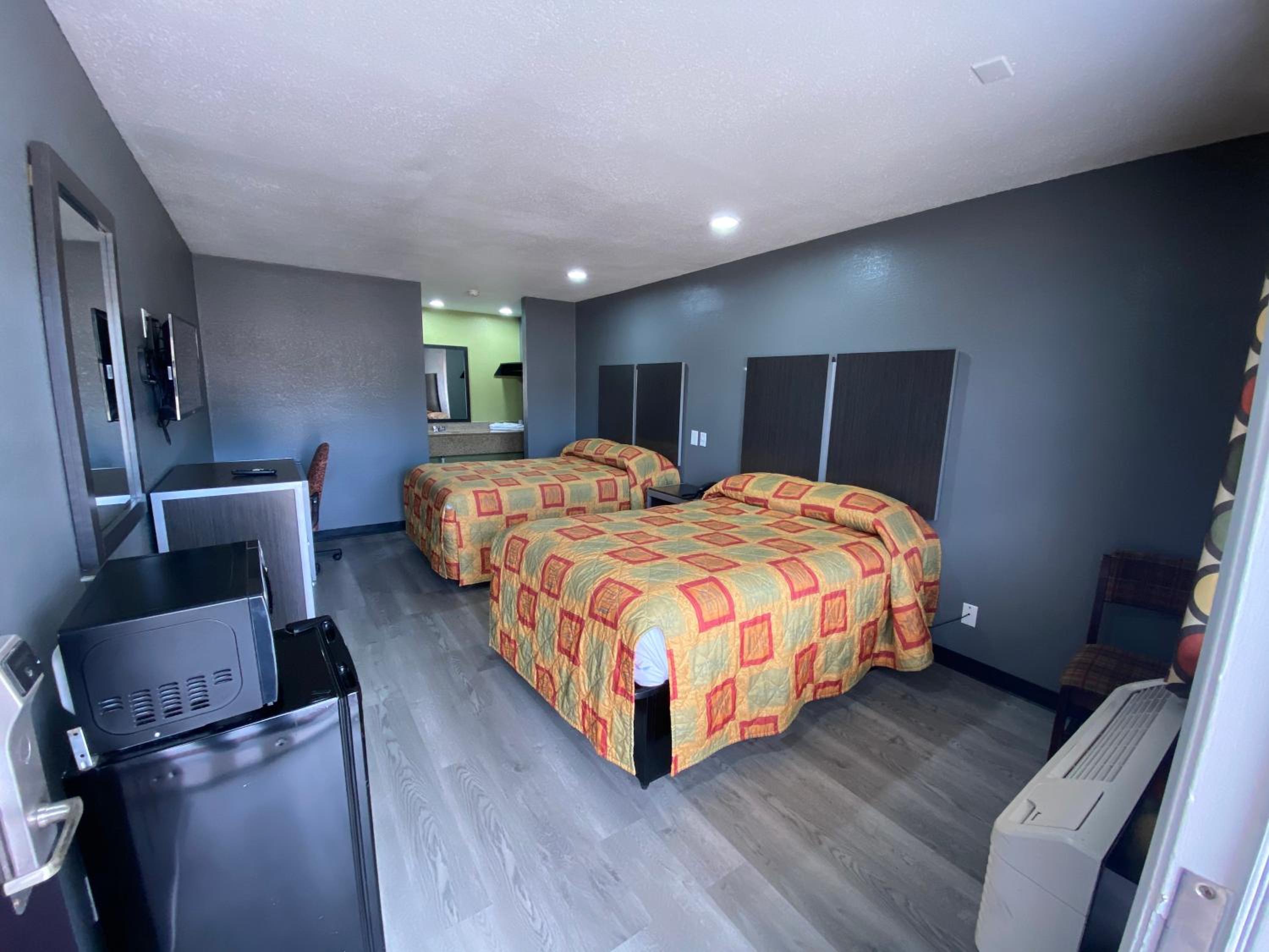 Double Room - Smoking - Photo 2