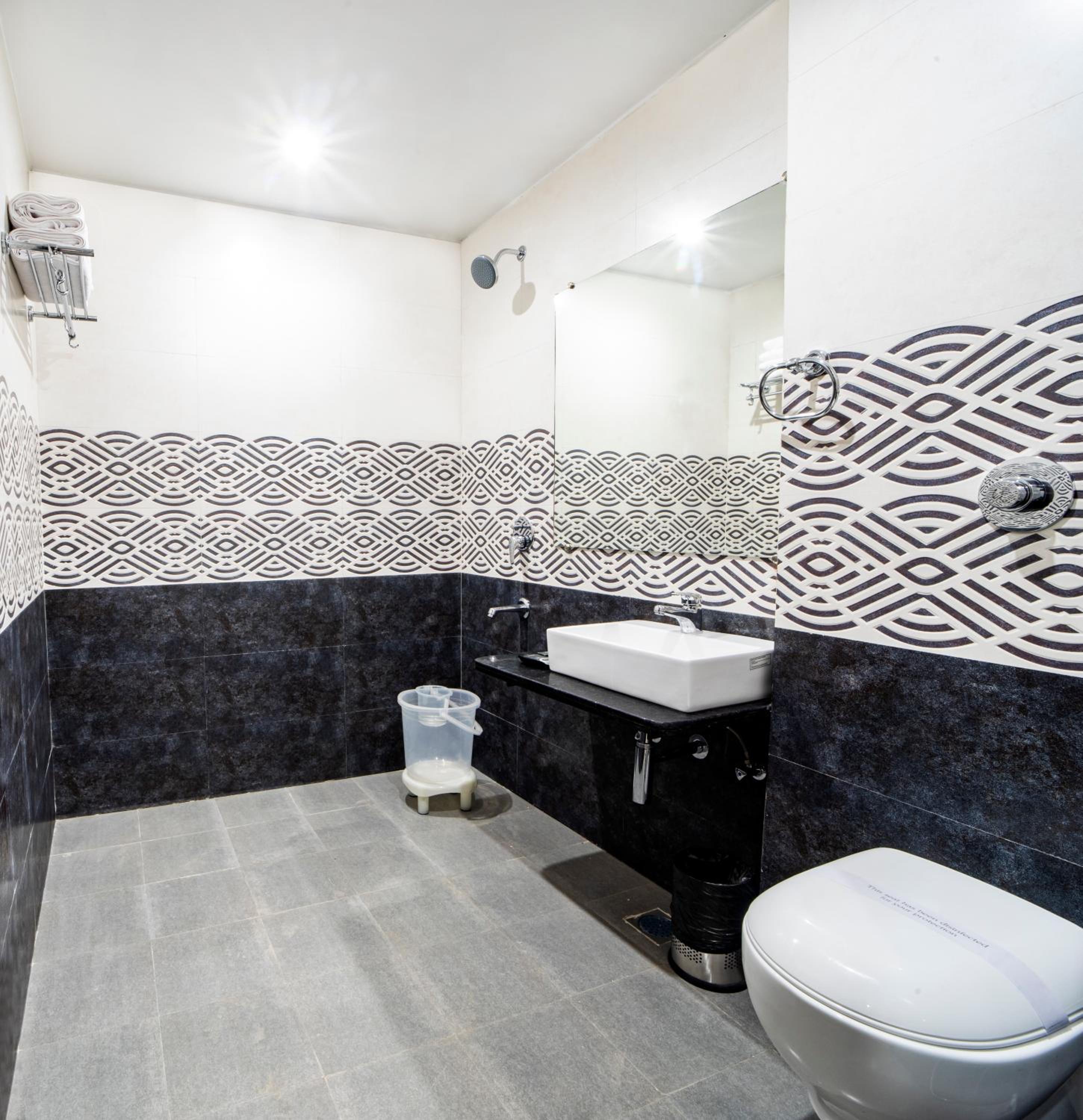 Deluxe Room - Photo 10