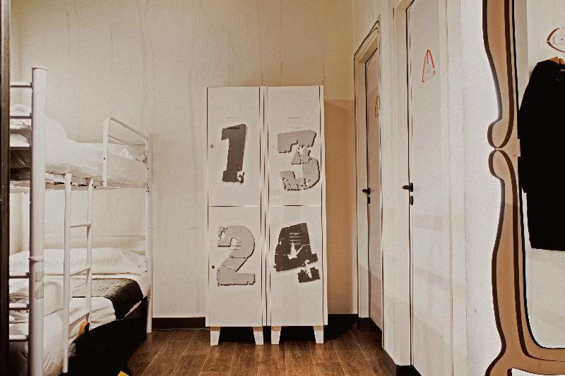 Bed in 4-Bed Mixed Dormitory Room with Private Bathroom photo 2