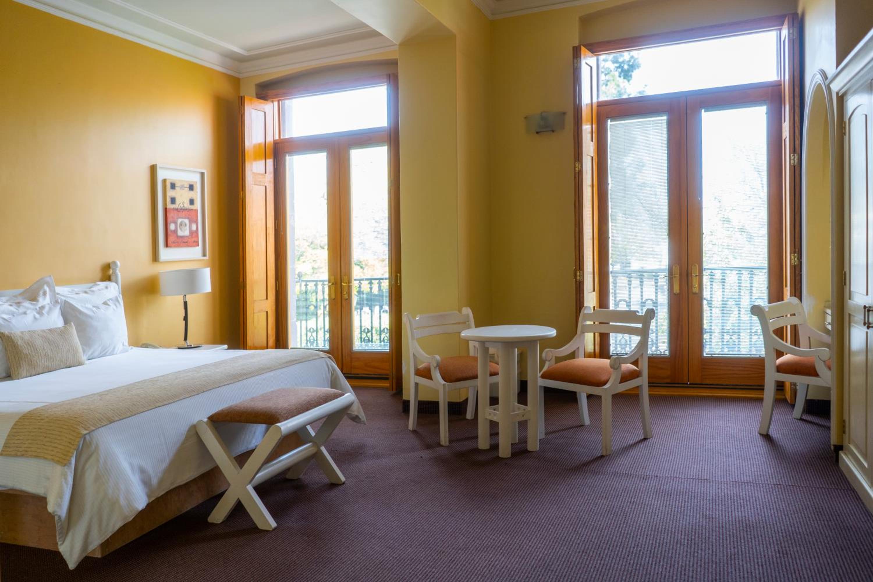 King Room with Balcony - Photo 1