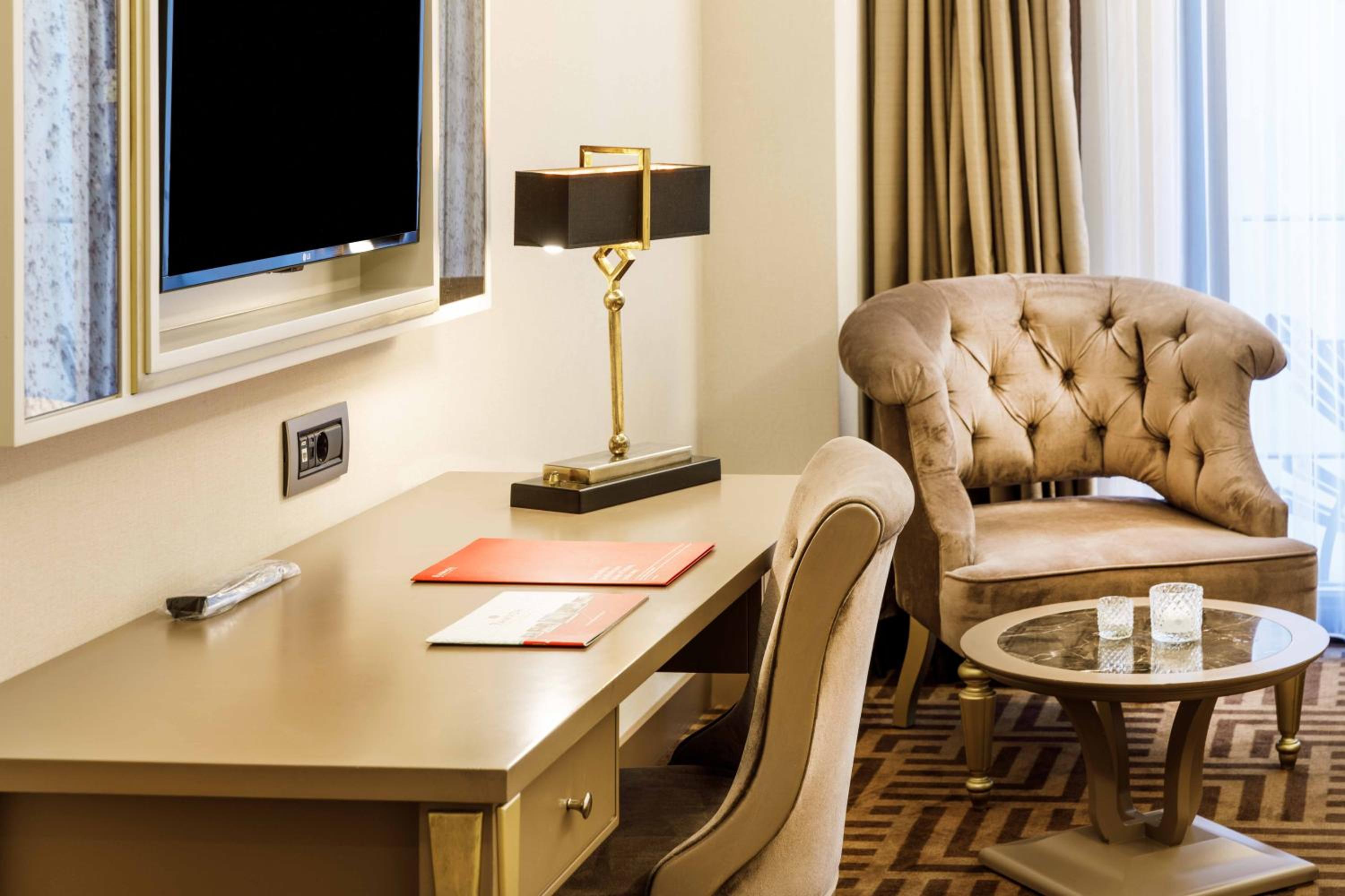 King Room, Partial Sea View photo 1