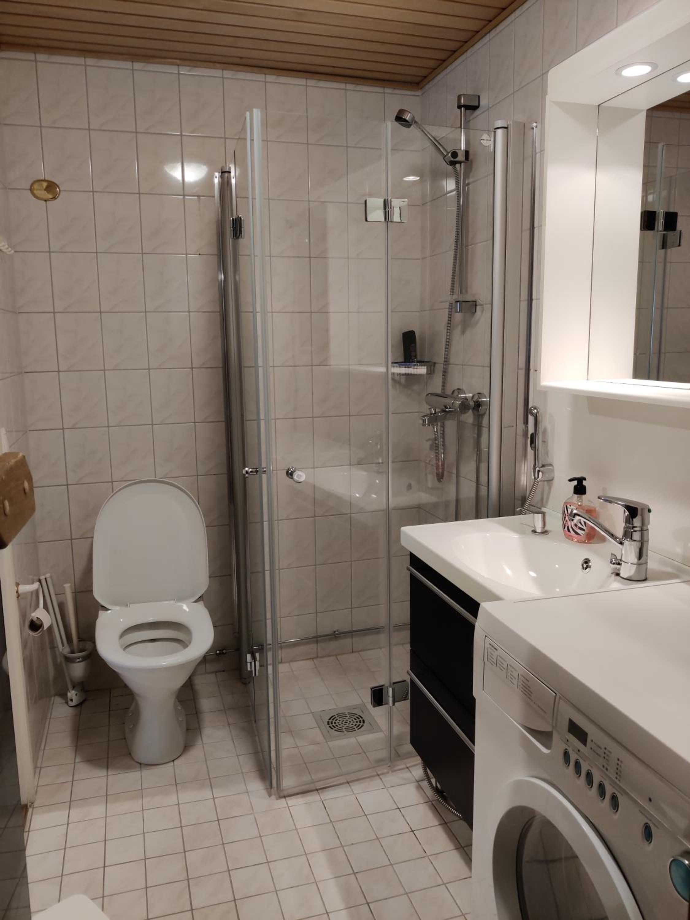 Two-Bedroom Apartment - Photo 11