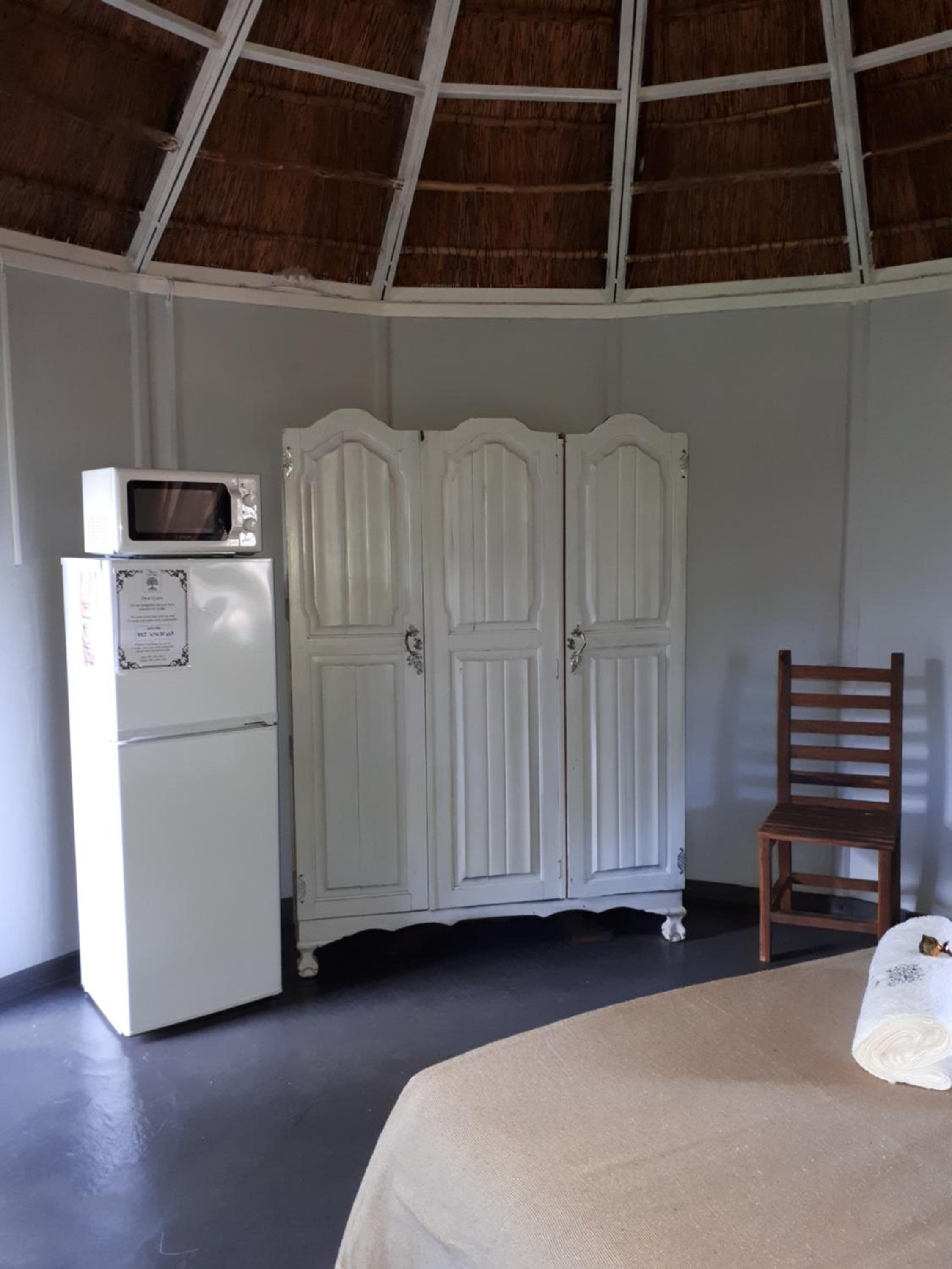 Twin Room - Photo 3
