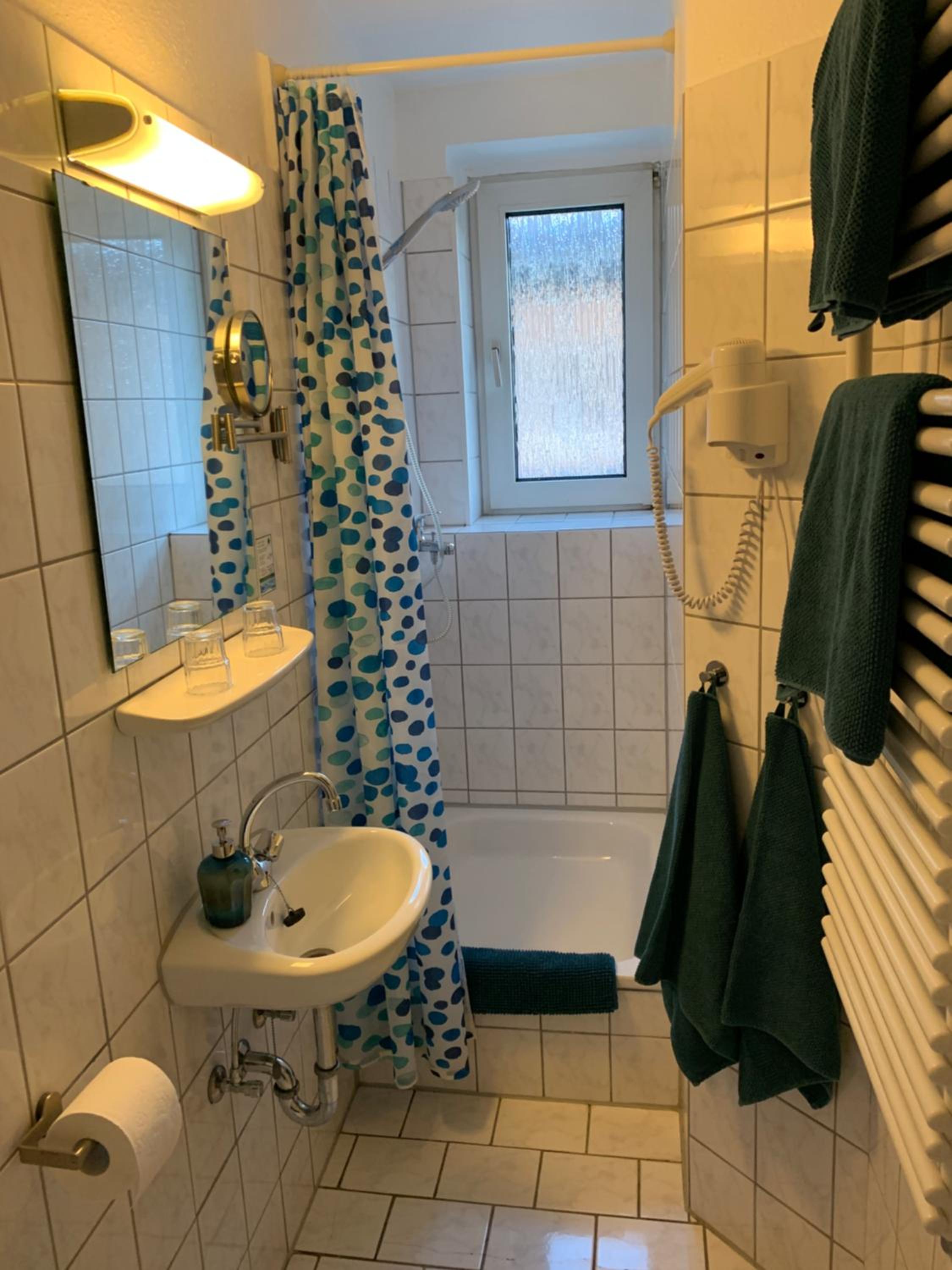 Double Room with Private External Bathroom - Photo 5