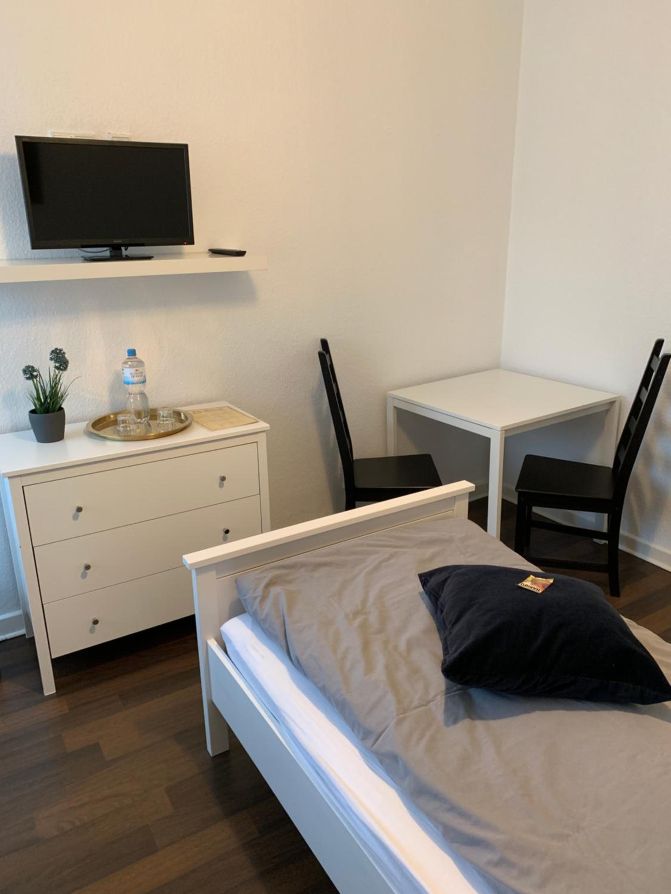 Double Room with Private External Bathroom - Photo 7