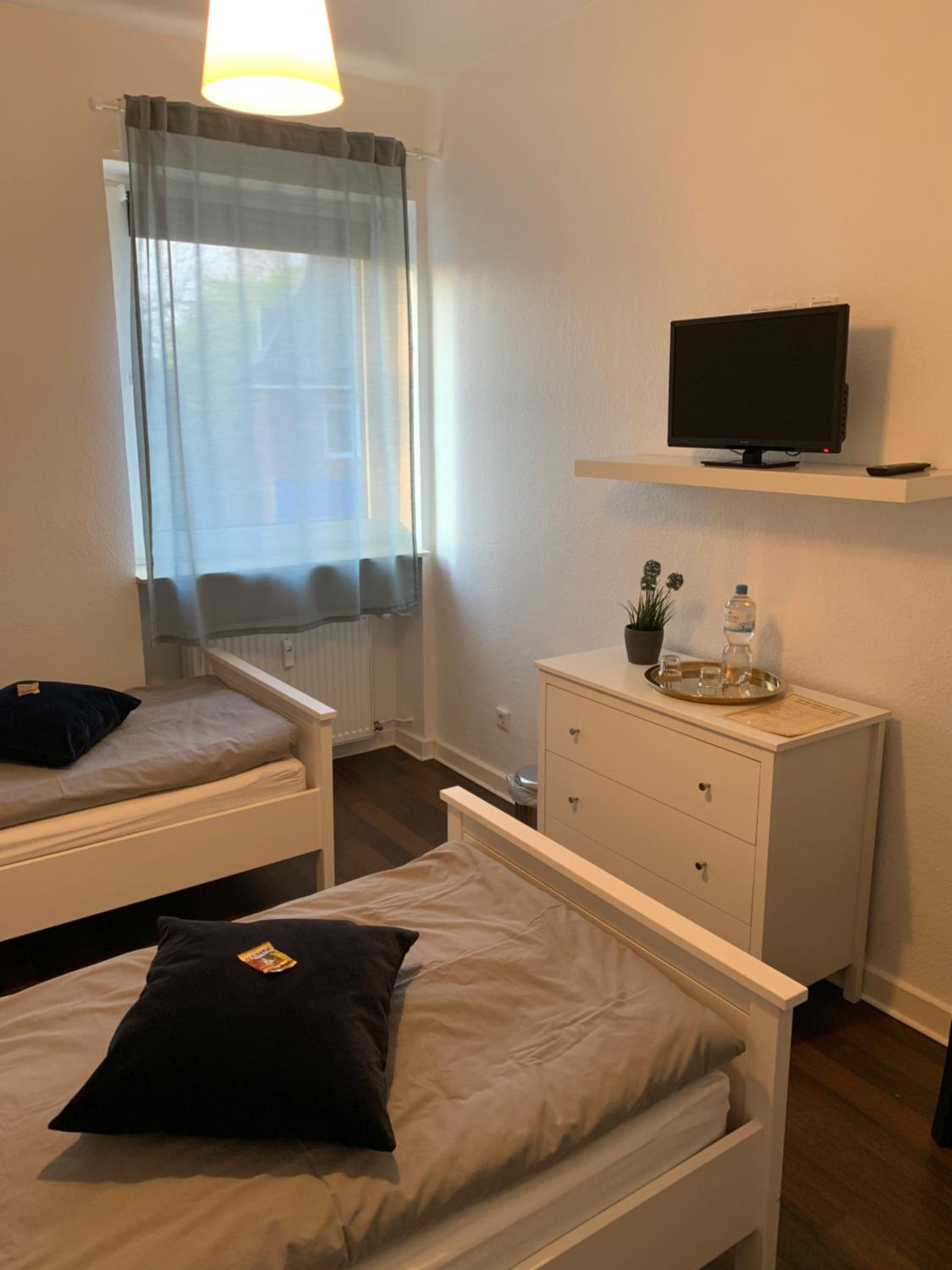 Double Room with Private External Bathroom - Photo 2