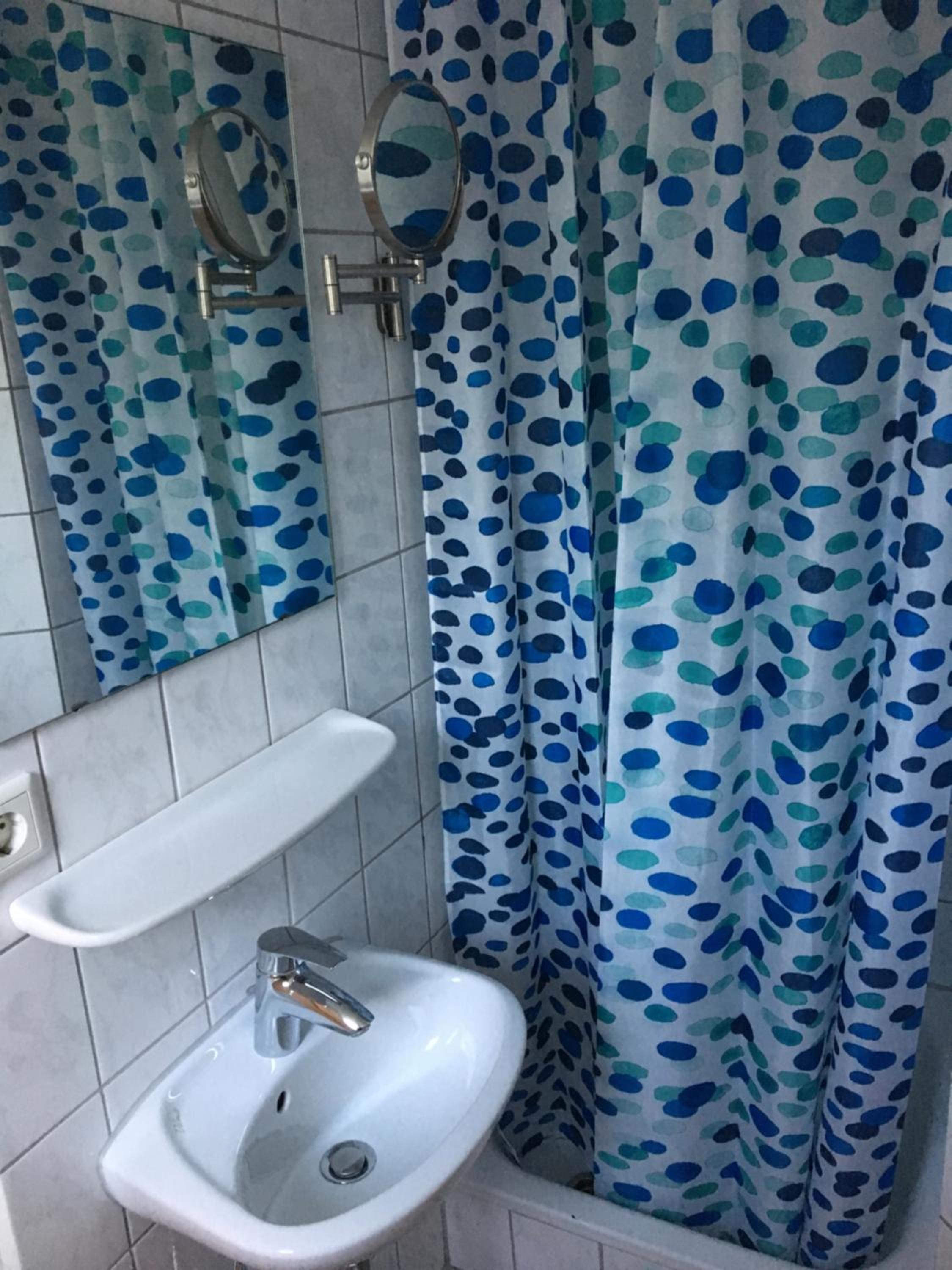Double Room with Private Bathroom - Photo 8