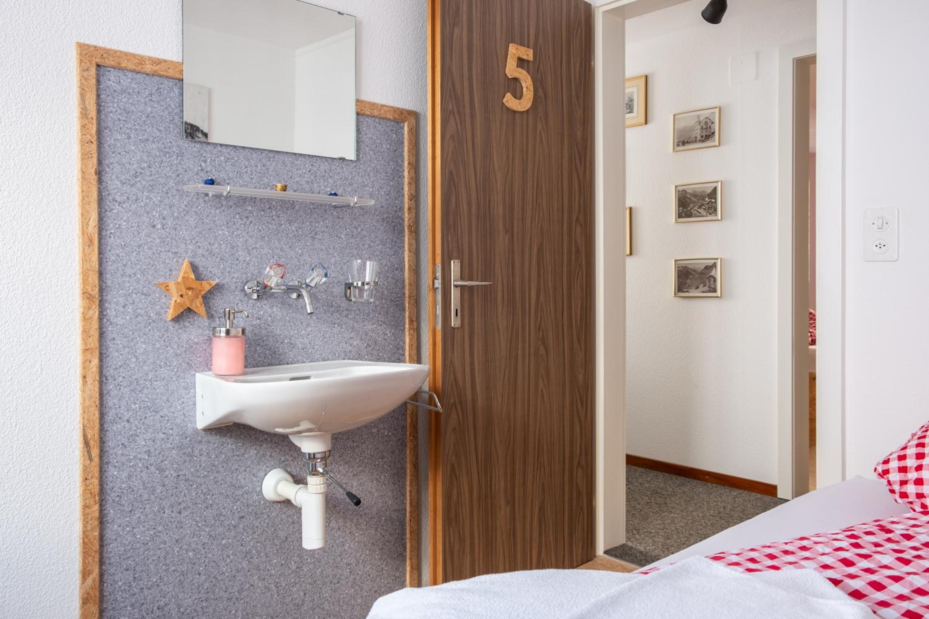 Single Room photo 2