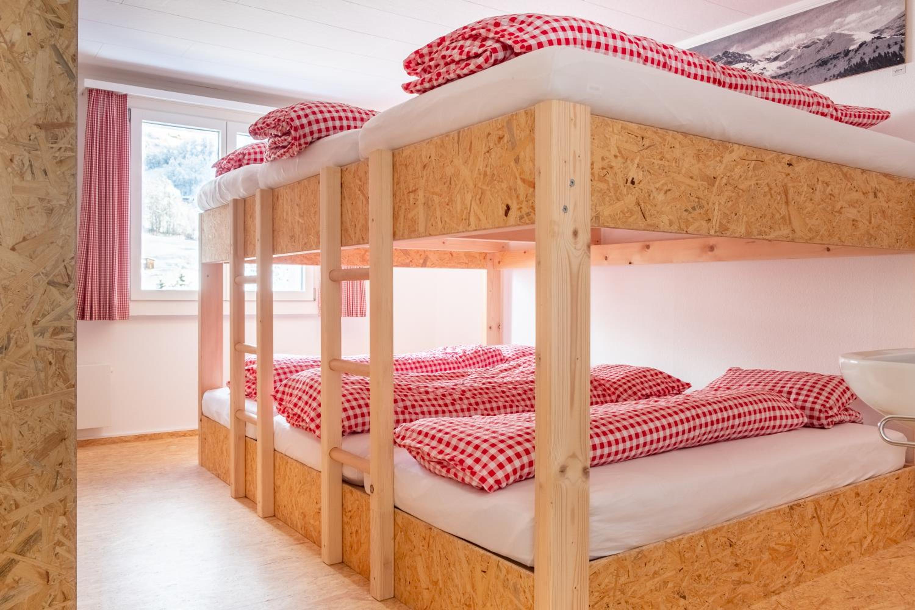 6-Bed Mixed Dormitory Room photo 1