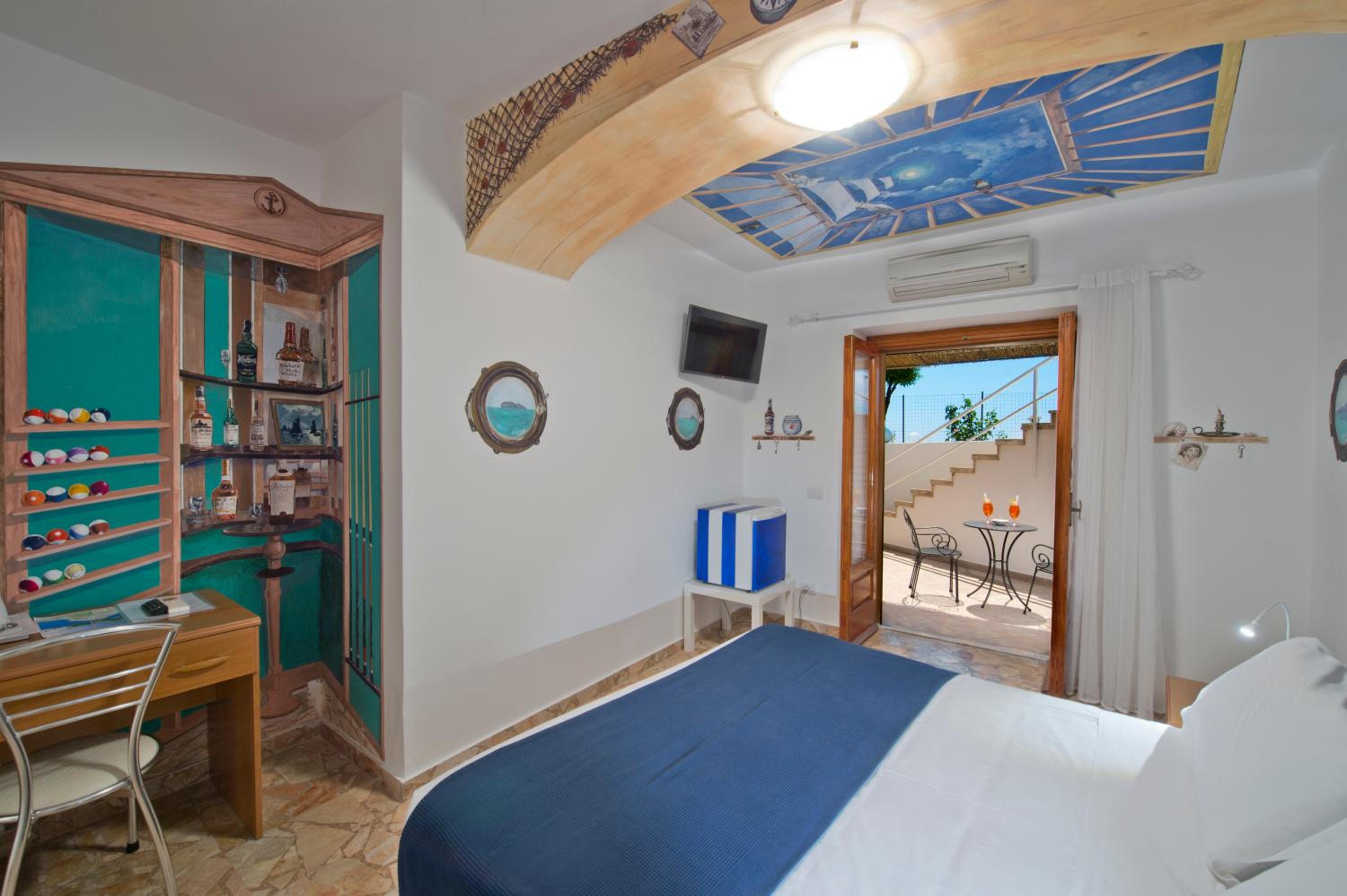 Standard Double Room - Photo 10