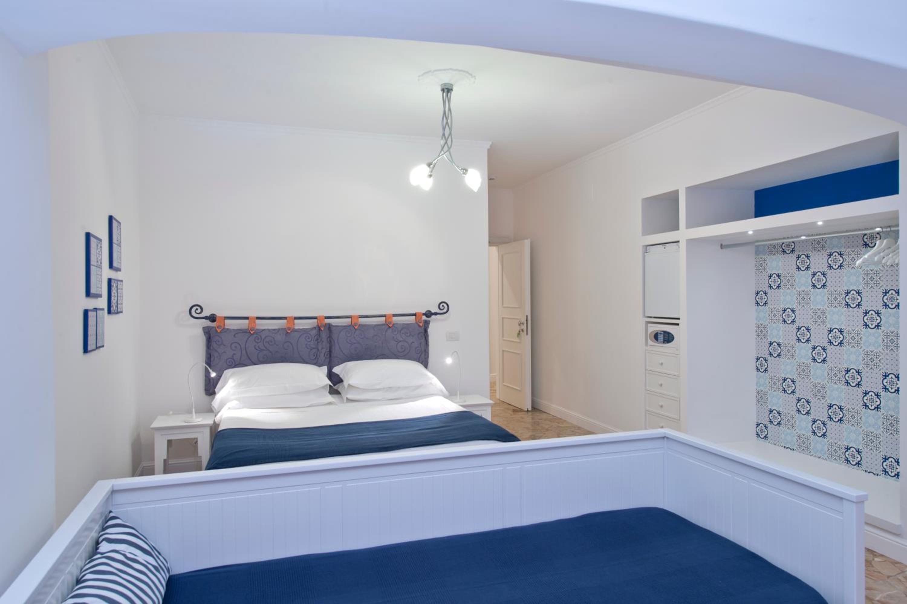 Superior Double Room with Sea View - Photo 7