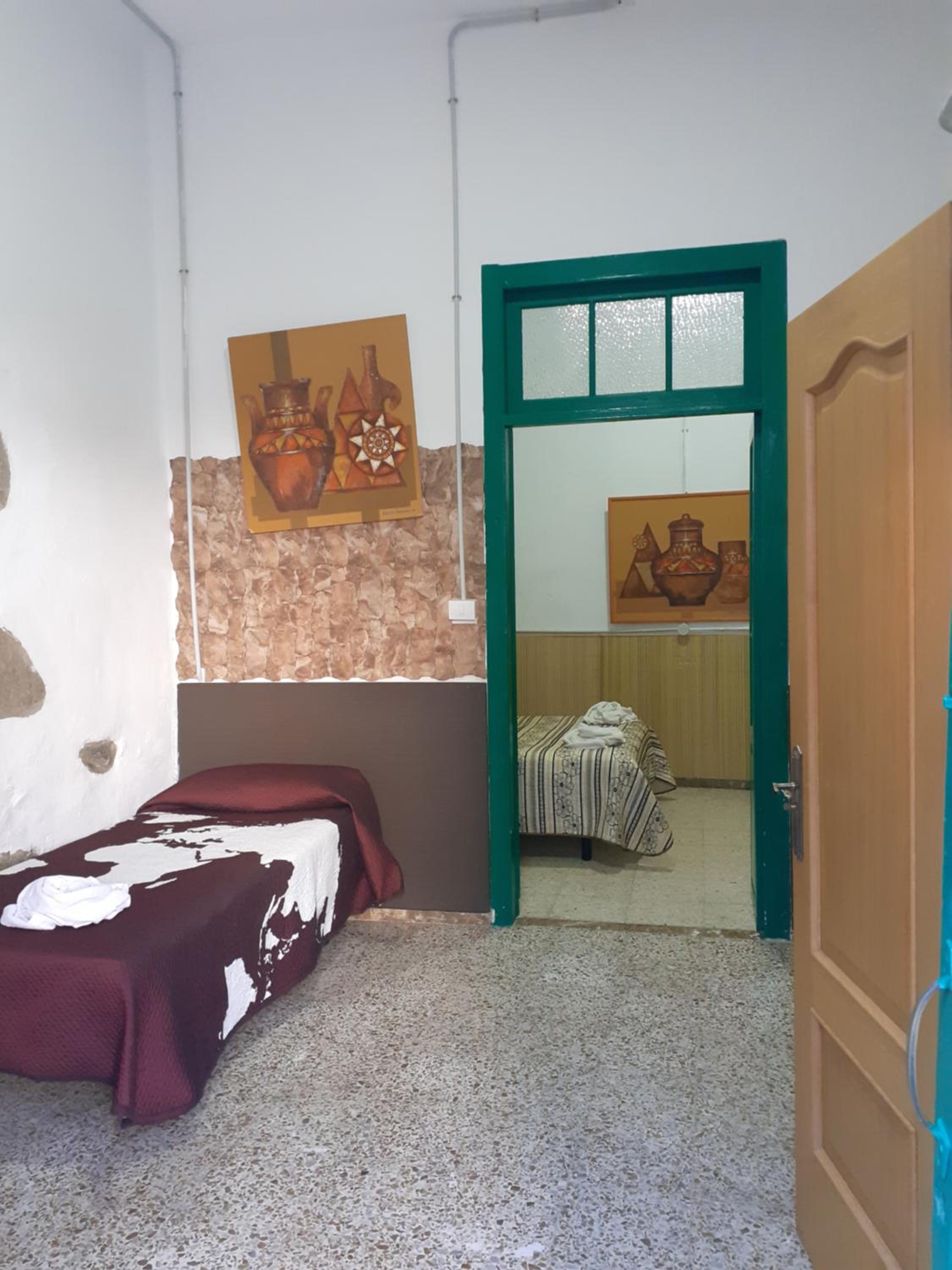 Quadruple Room with Bathroom - Photo 4