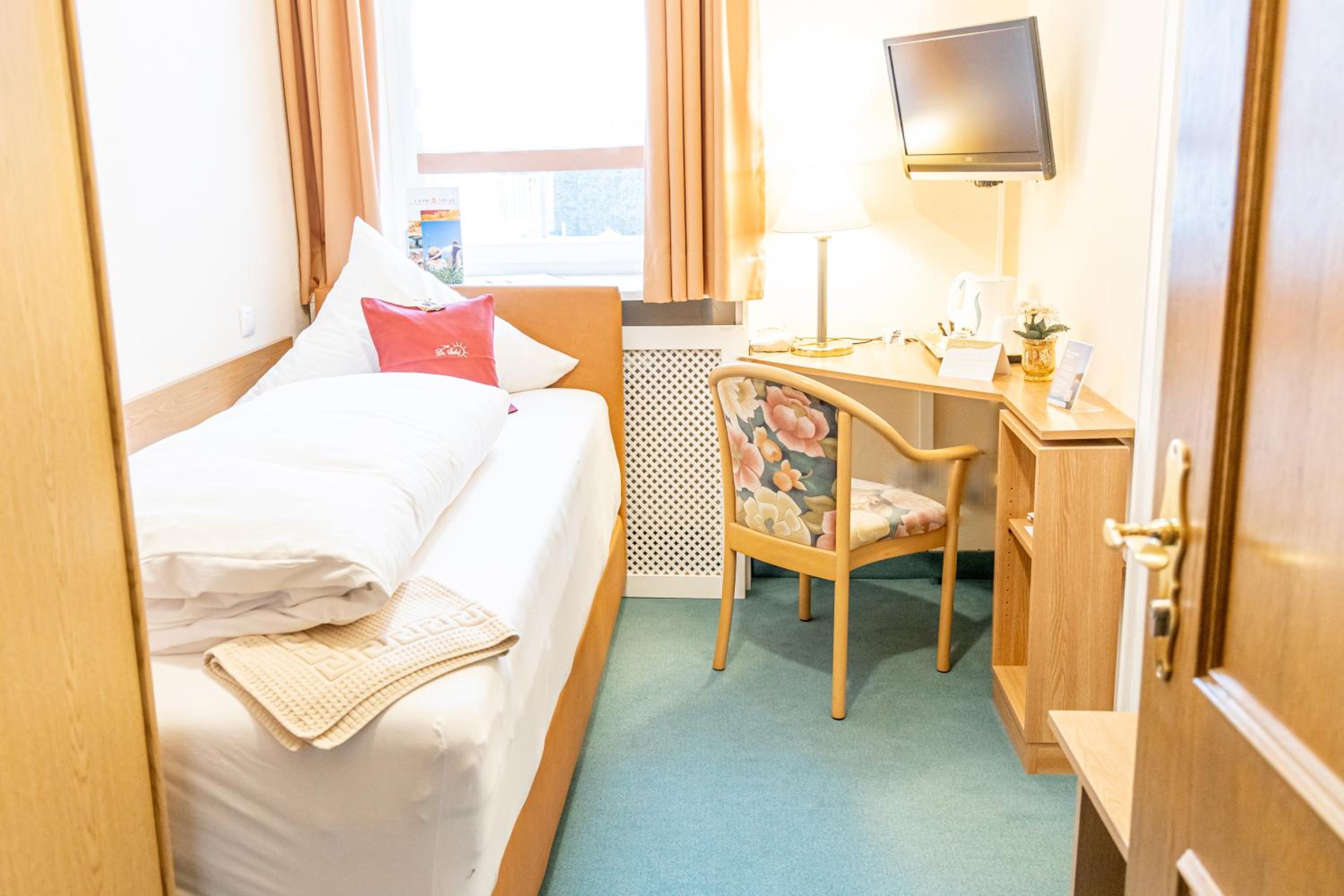 Single Room photo 2