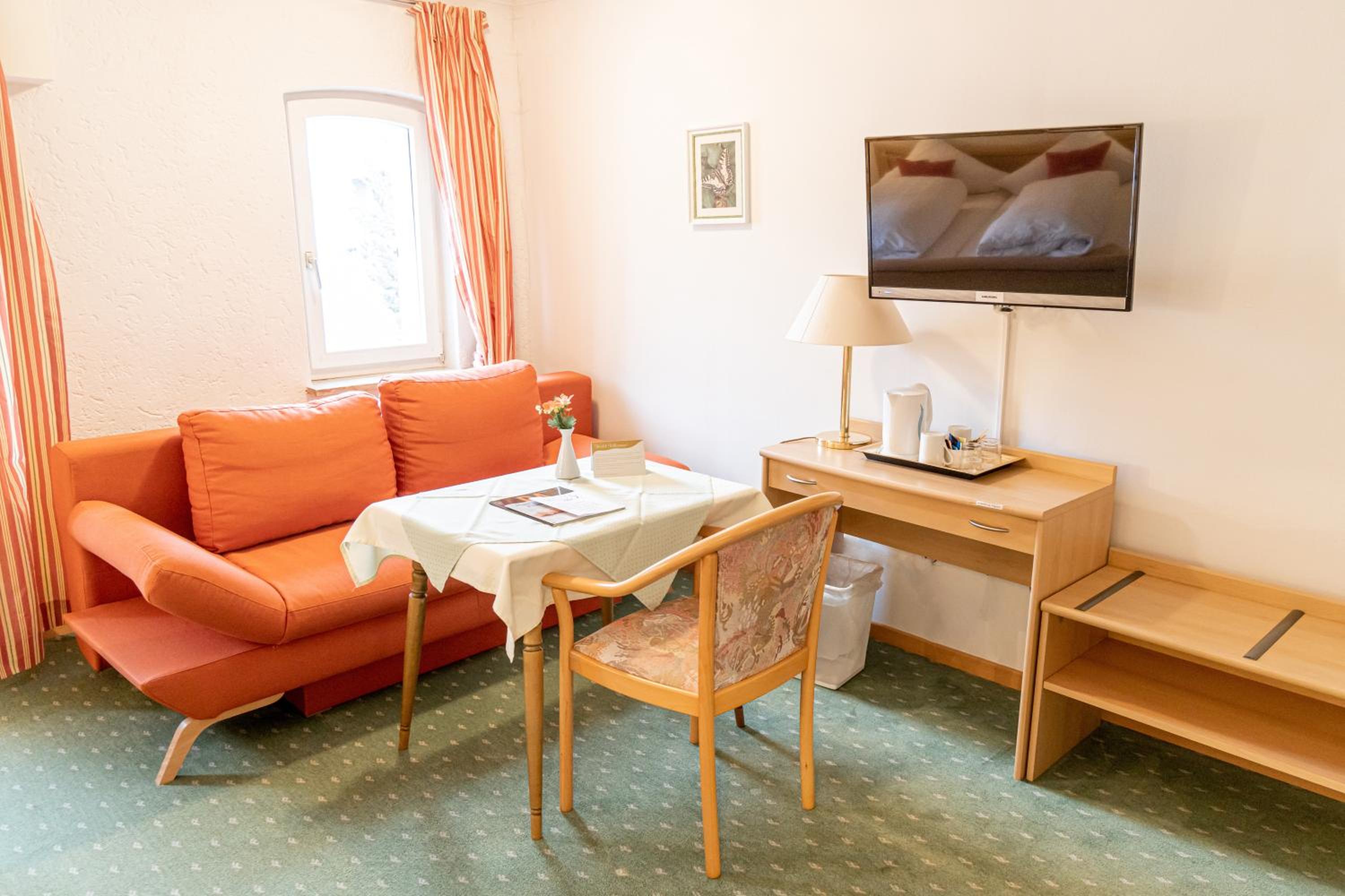 Budget Double Room photo 3