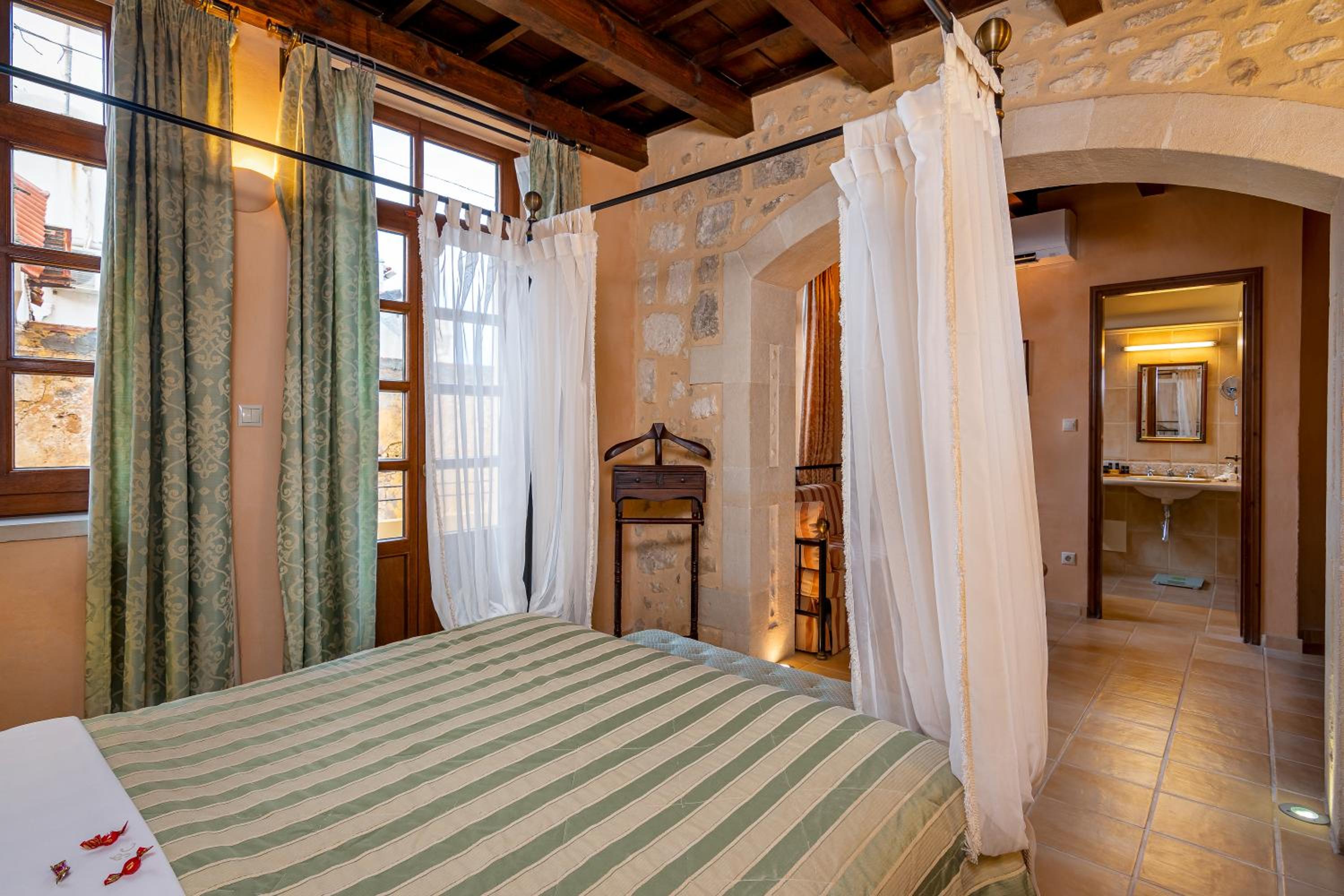 Junior Suite with Old Town View photo 2