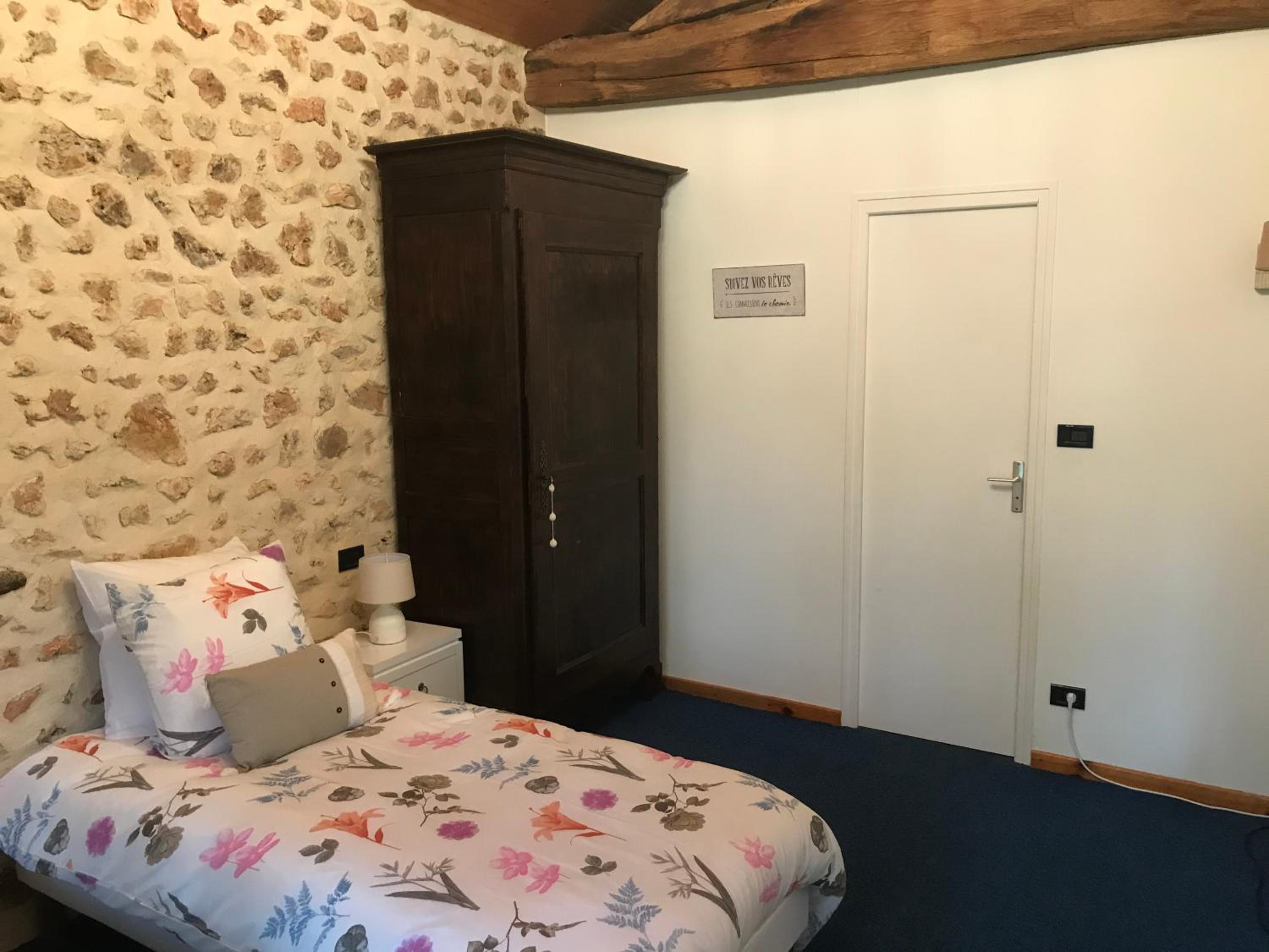 Double or Twin Room photo 3