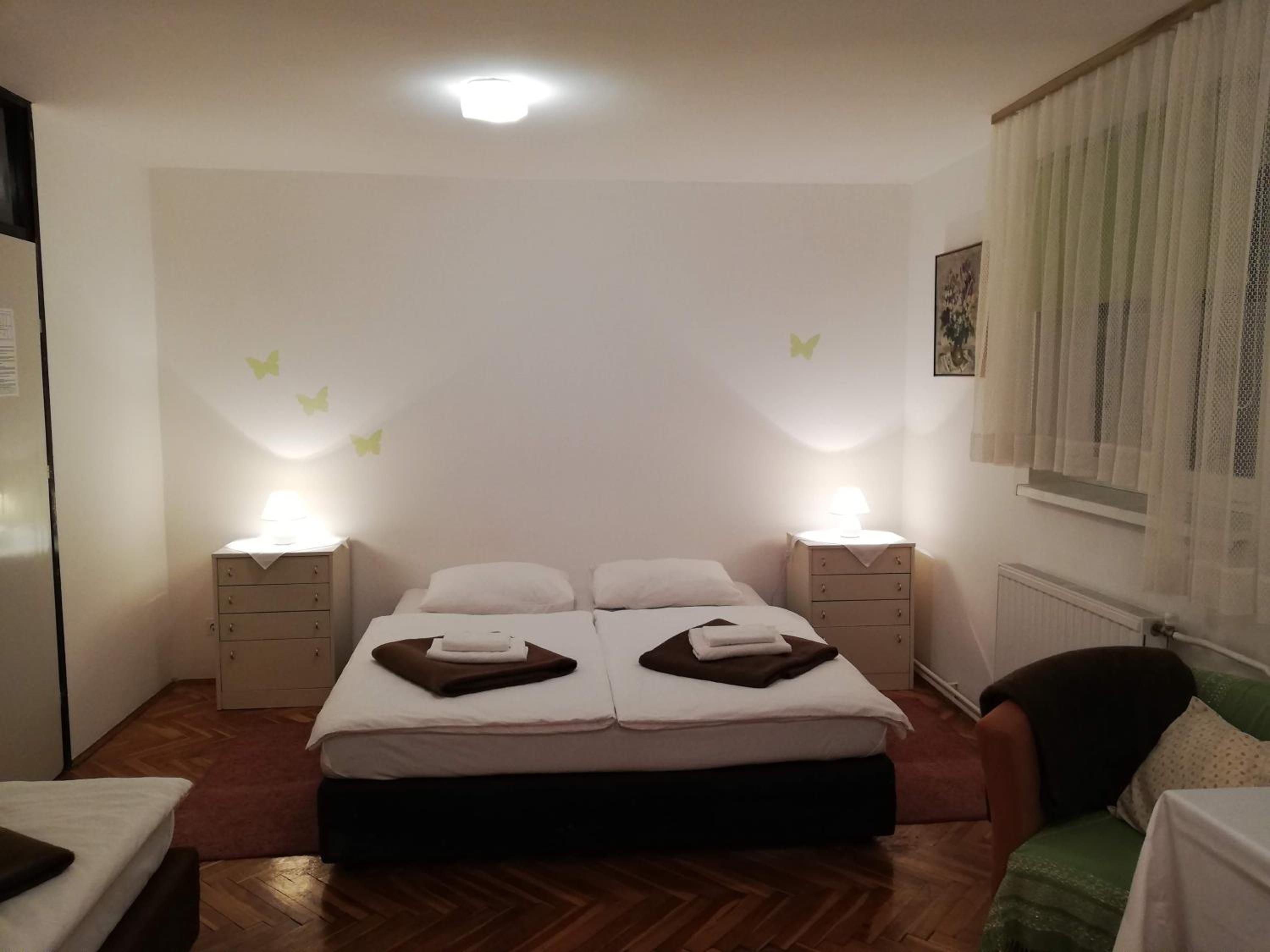 Triple Room with Shared Bathroom photo 2