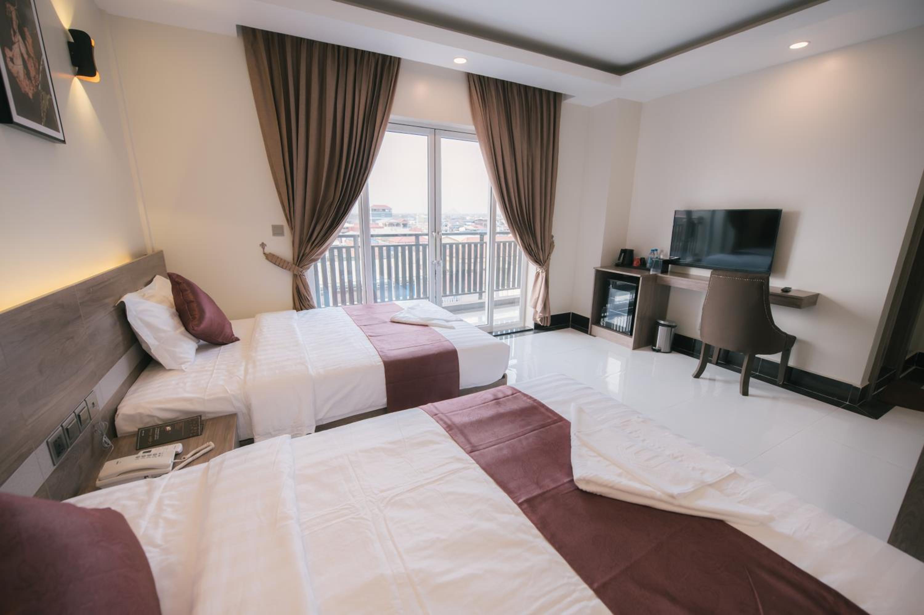 Twin Room with Balcony - Photo 1