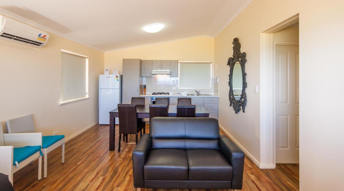 Two Bedroom Deluxe Plus Chalet with Ocean View photo 3