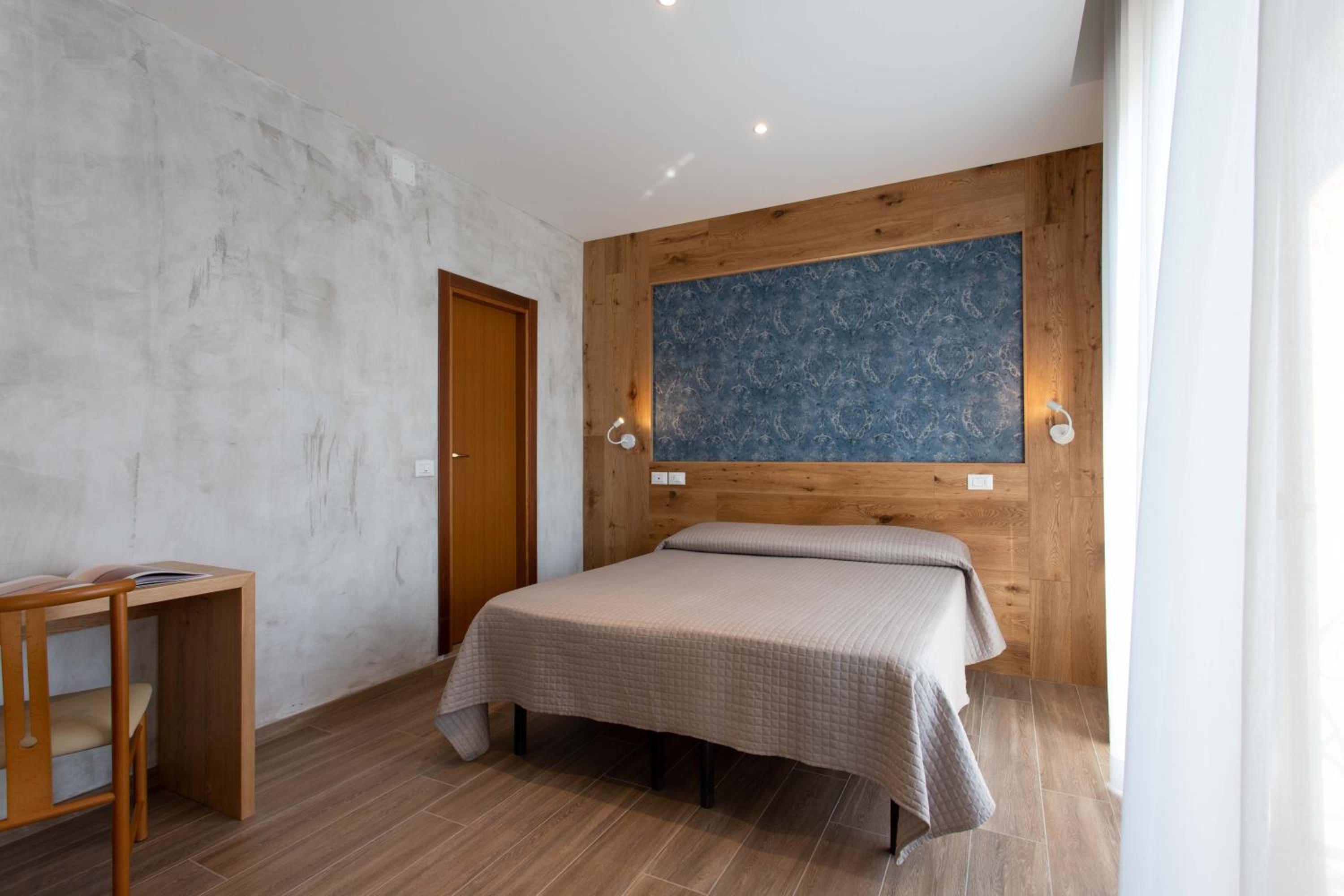 Double or Twin Room photo 2