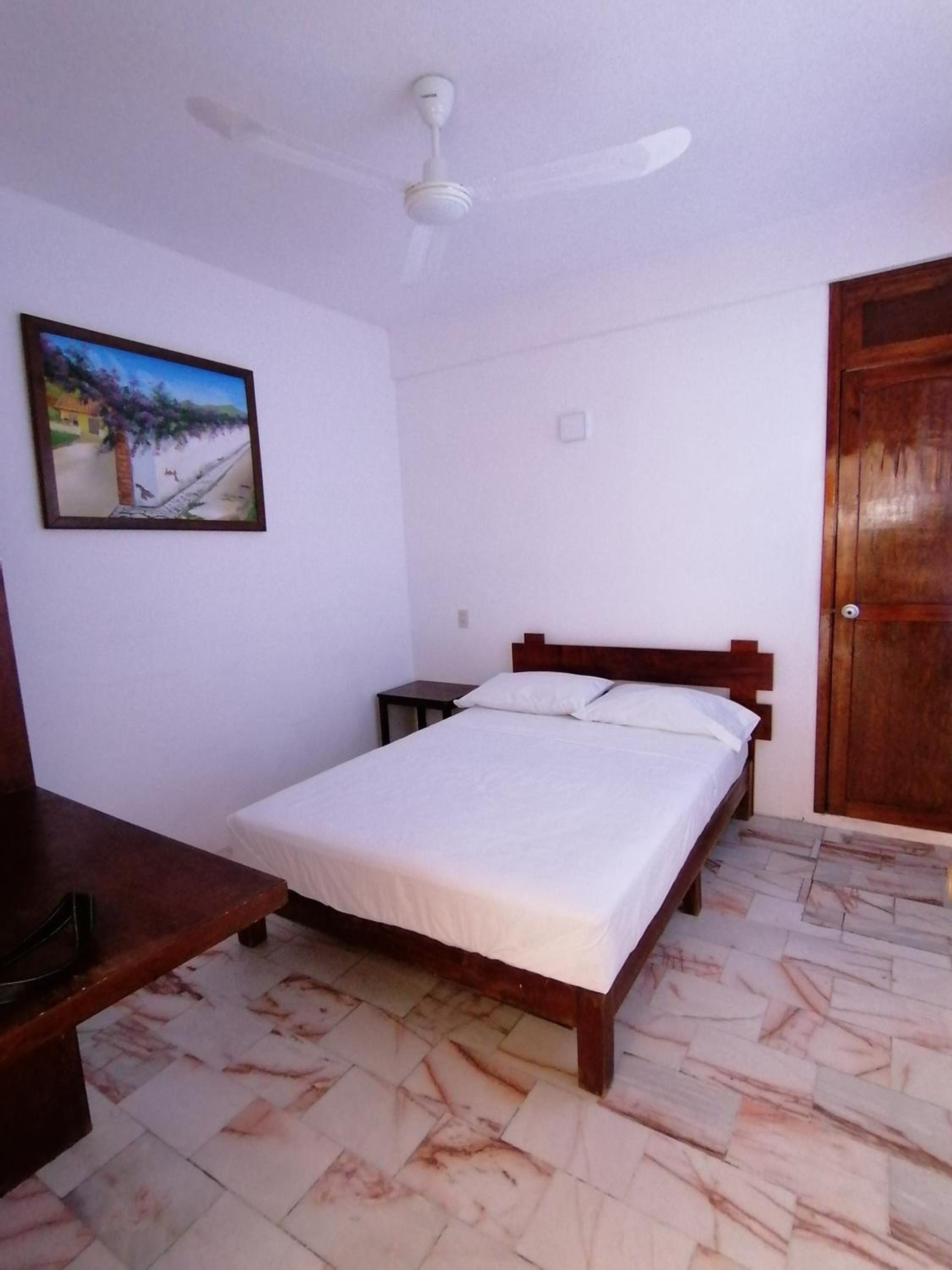 Standard Double Room with Fan - Photo 3
