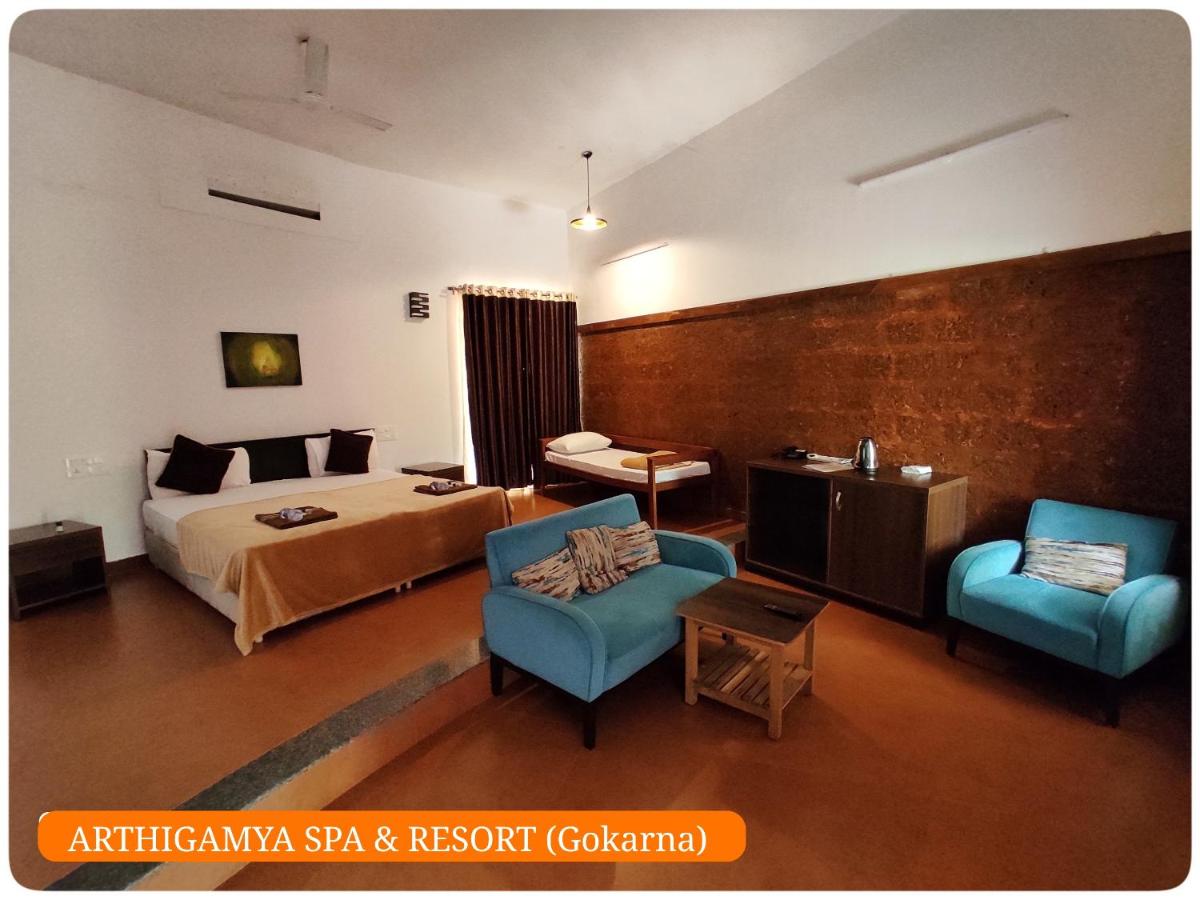 Deluxe Double Room (2 Adults + 1 Child) photo 1